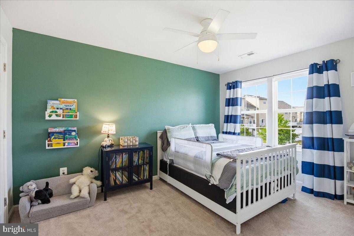 115 Thoroughbred Dr photo 32