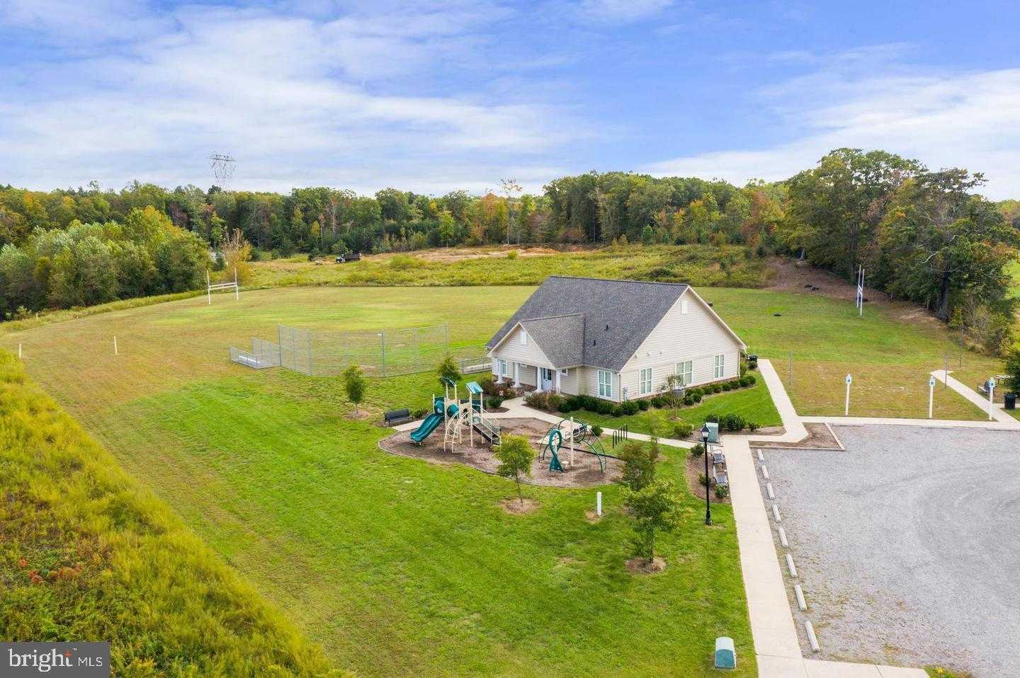 115 Thoroughbred Dr photo 48
