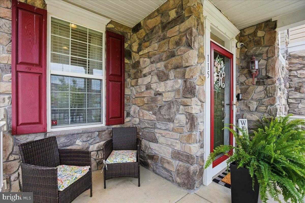 115 Thoroughbred Dr photo 6