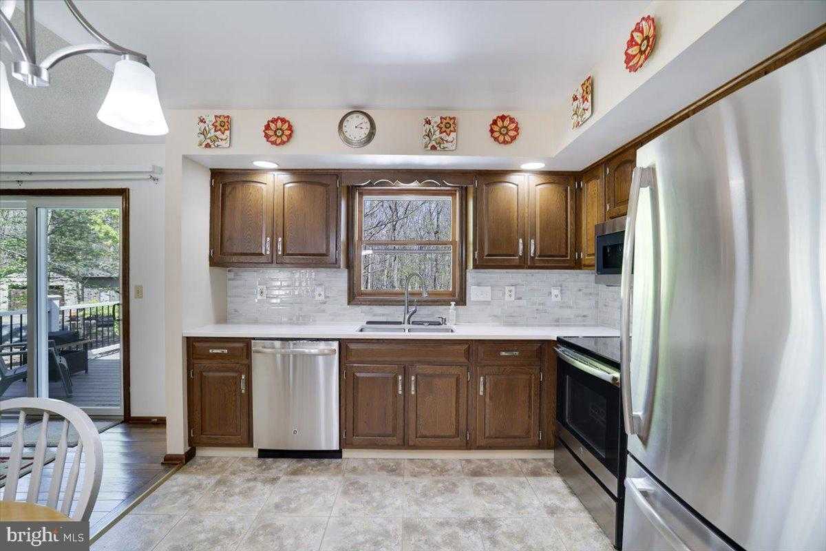 520 Executive Dr photo 17