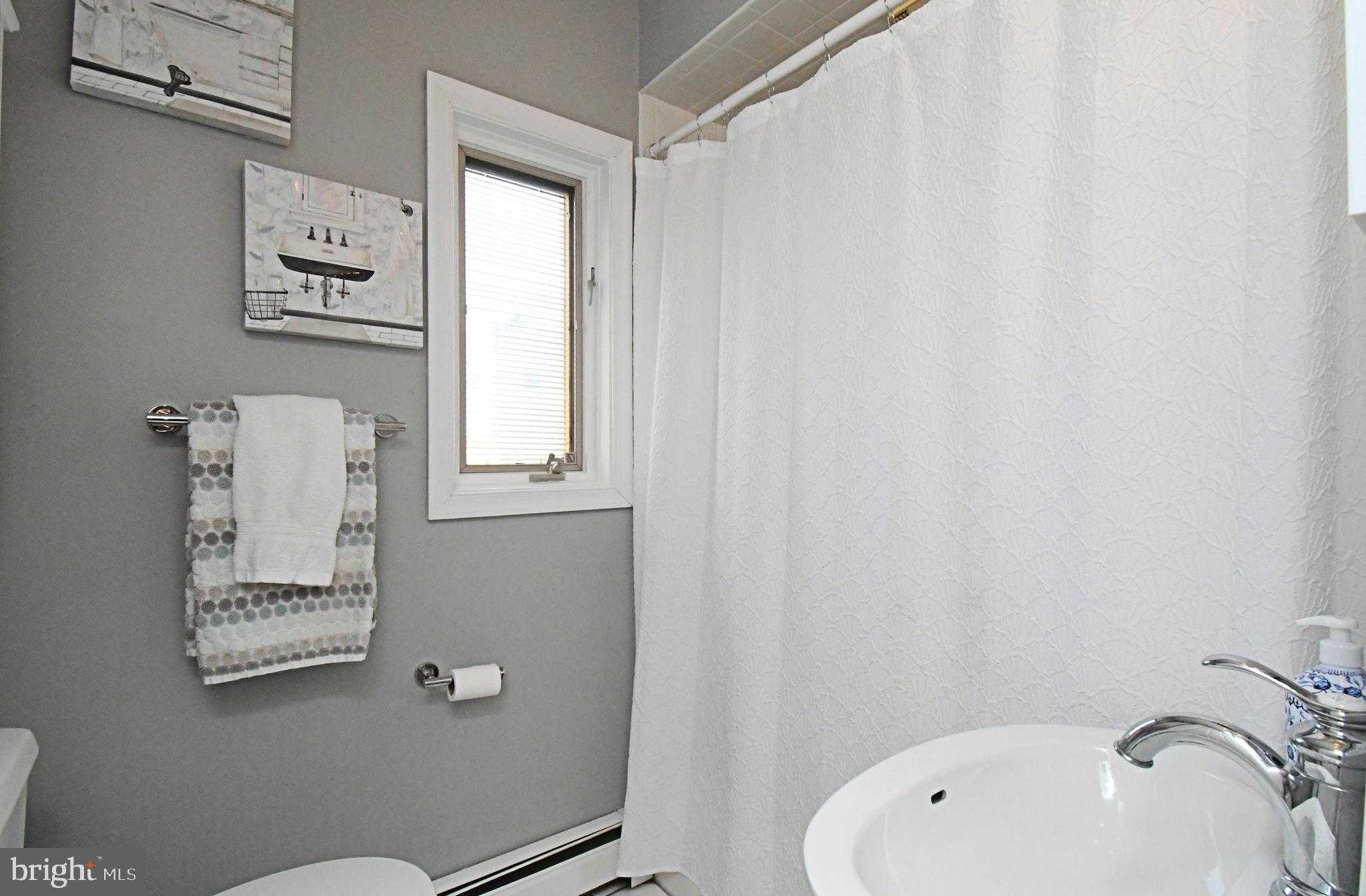 528 Berkley Ave photo 16