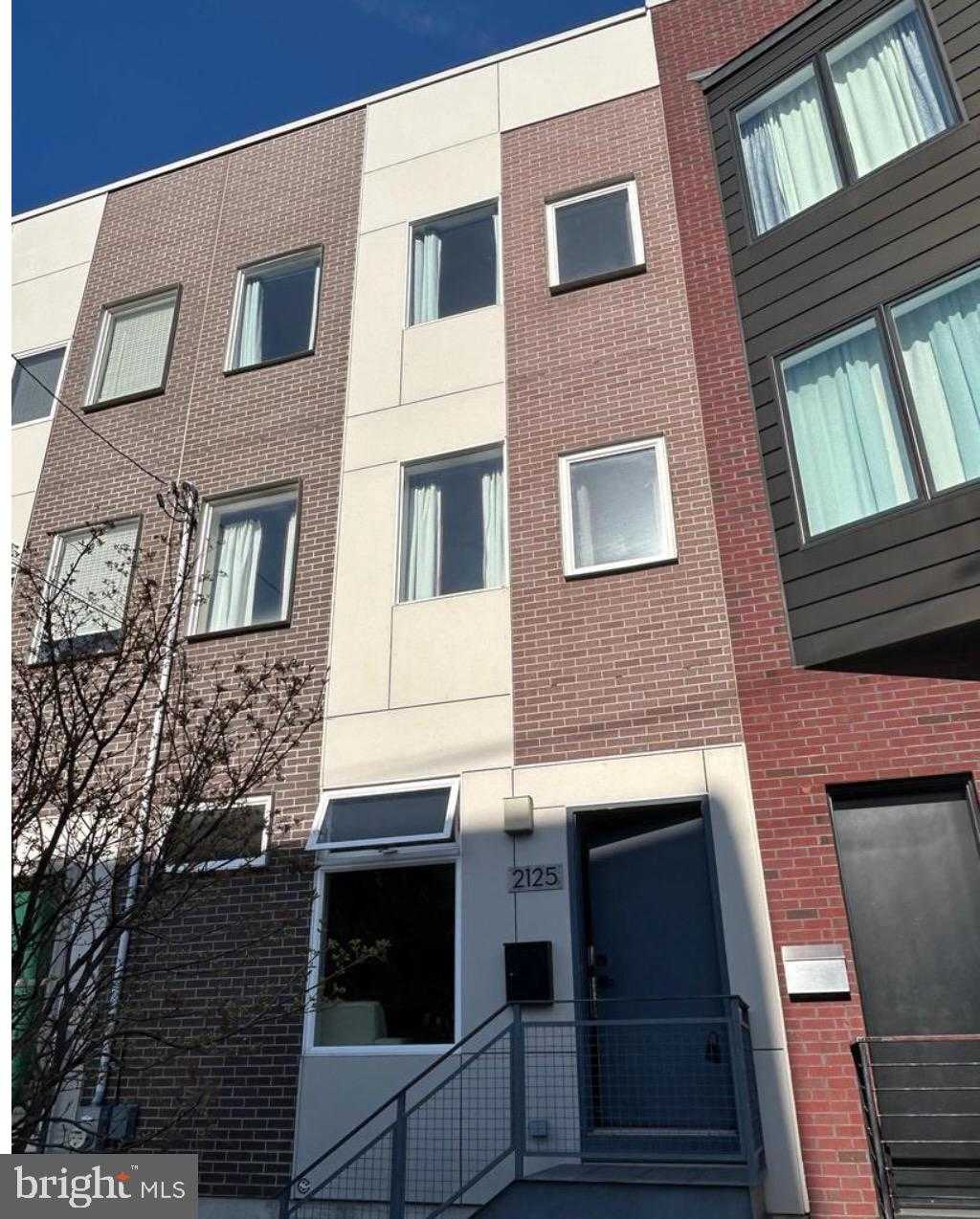 2125 E Cumberland St photo 3