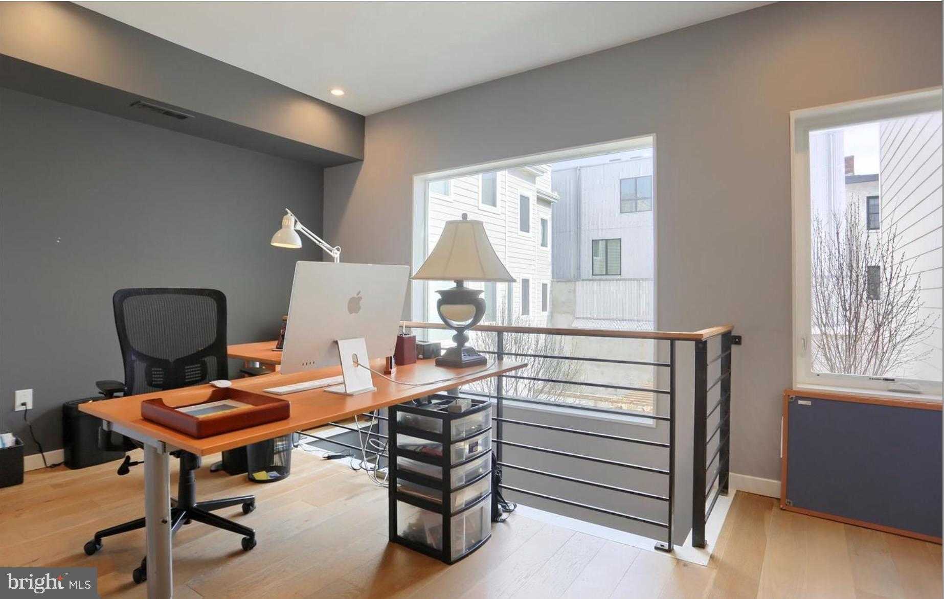 2125 E Cumberland St photo 33