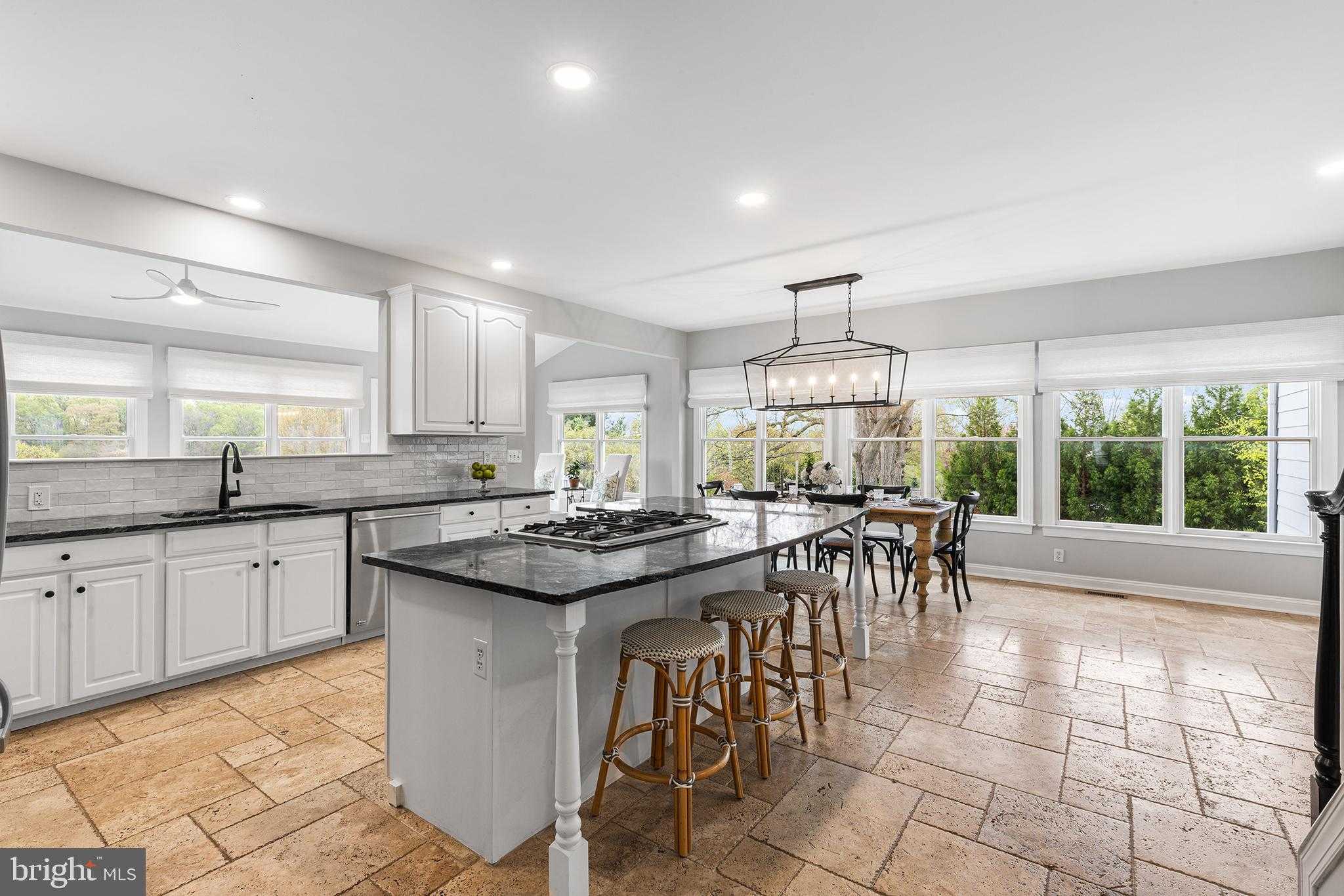 327 Twin Pond Dr photo 10