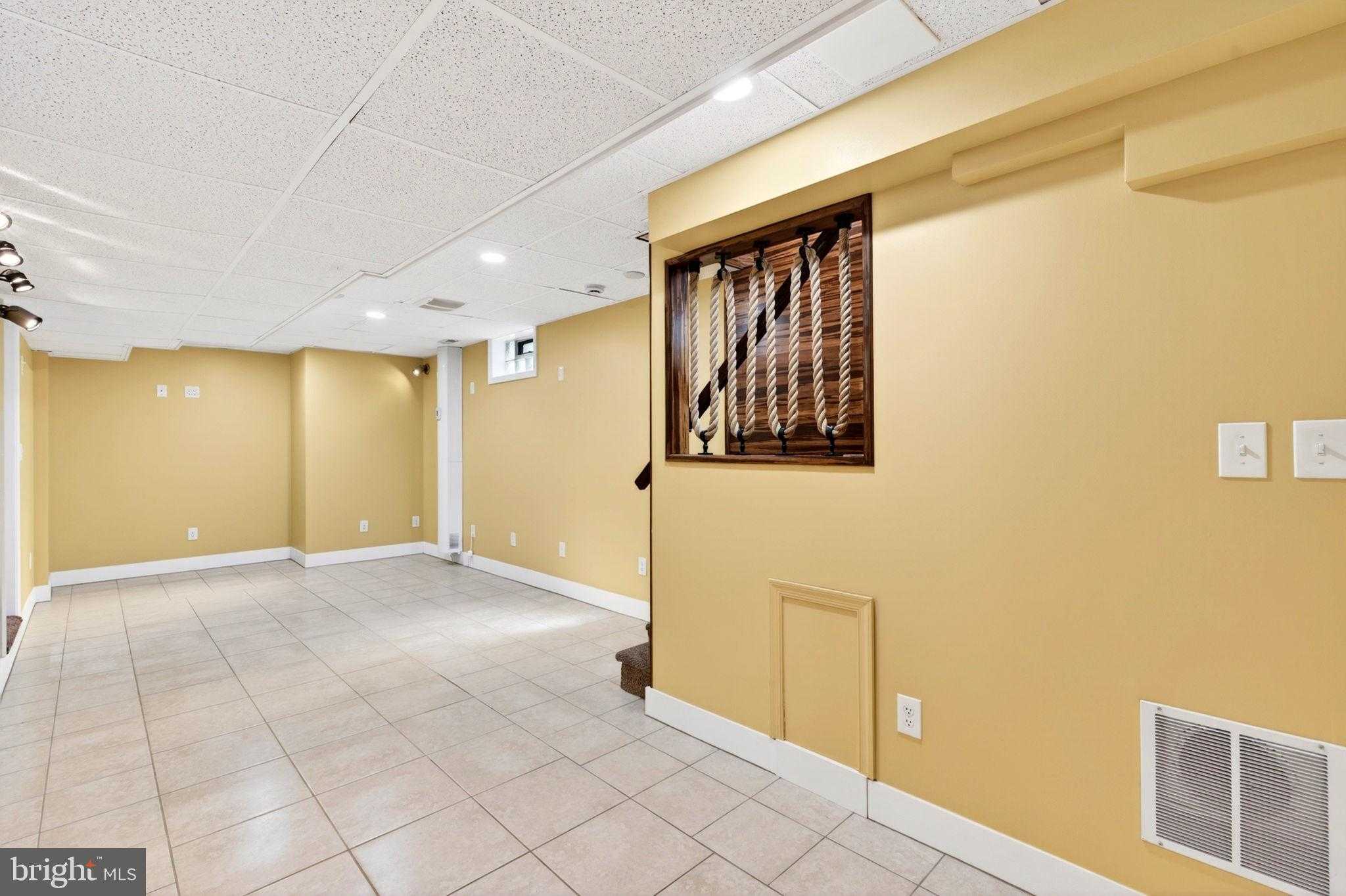 9 Maple Ave photo 65