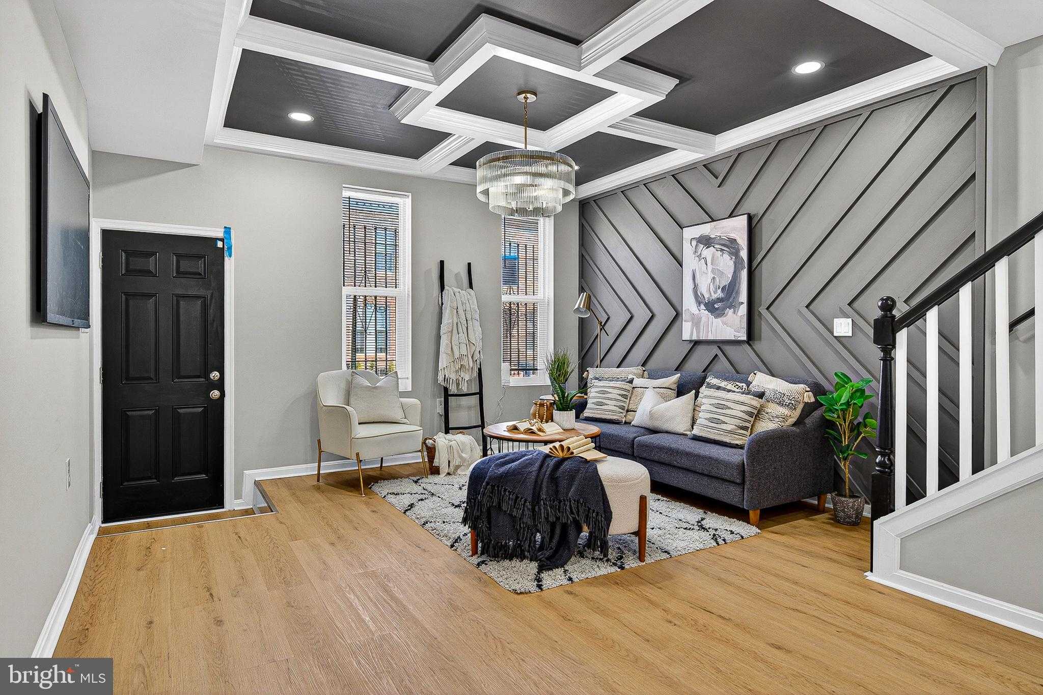 1725 E Oliver St photo 6