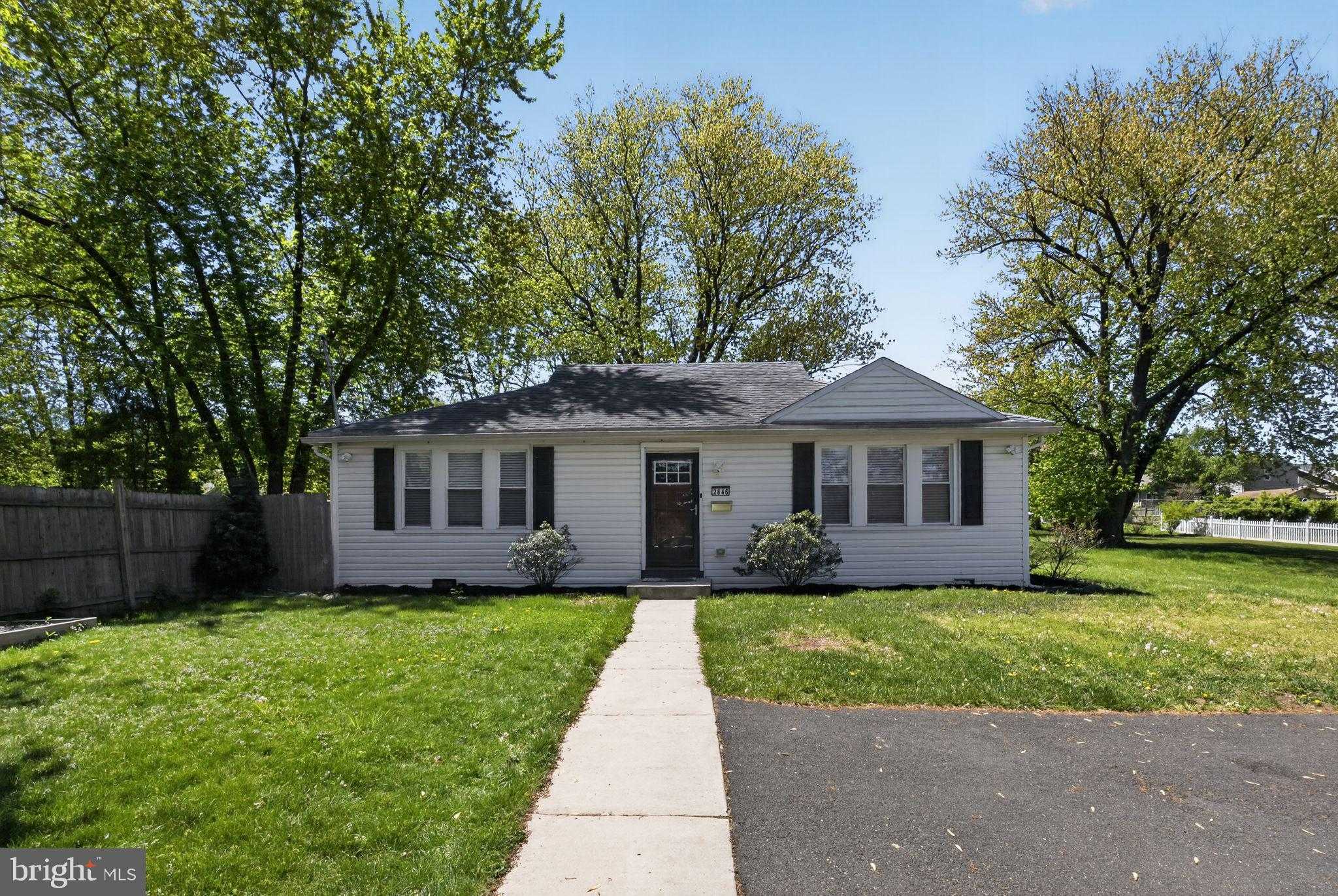 2646 Jenkintown Rd photo 2