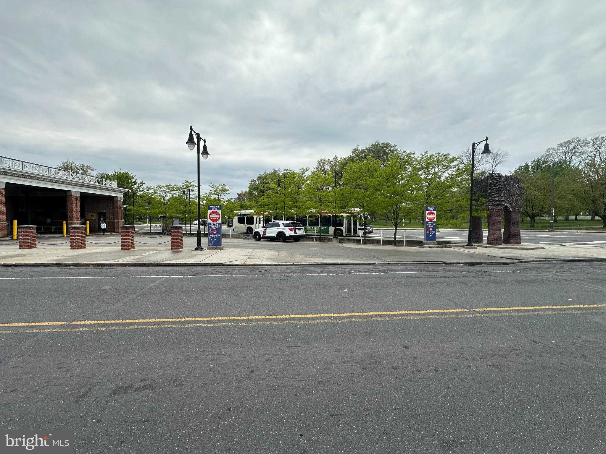 3259 Ridge Ave photo 4