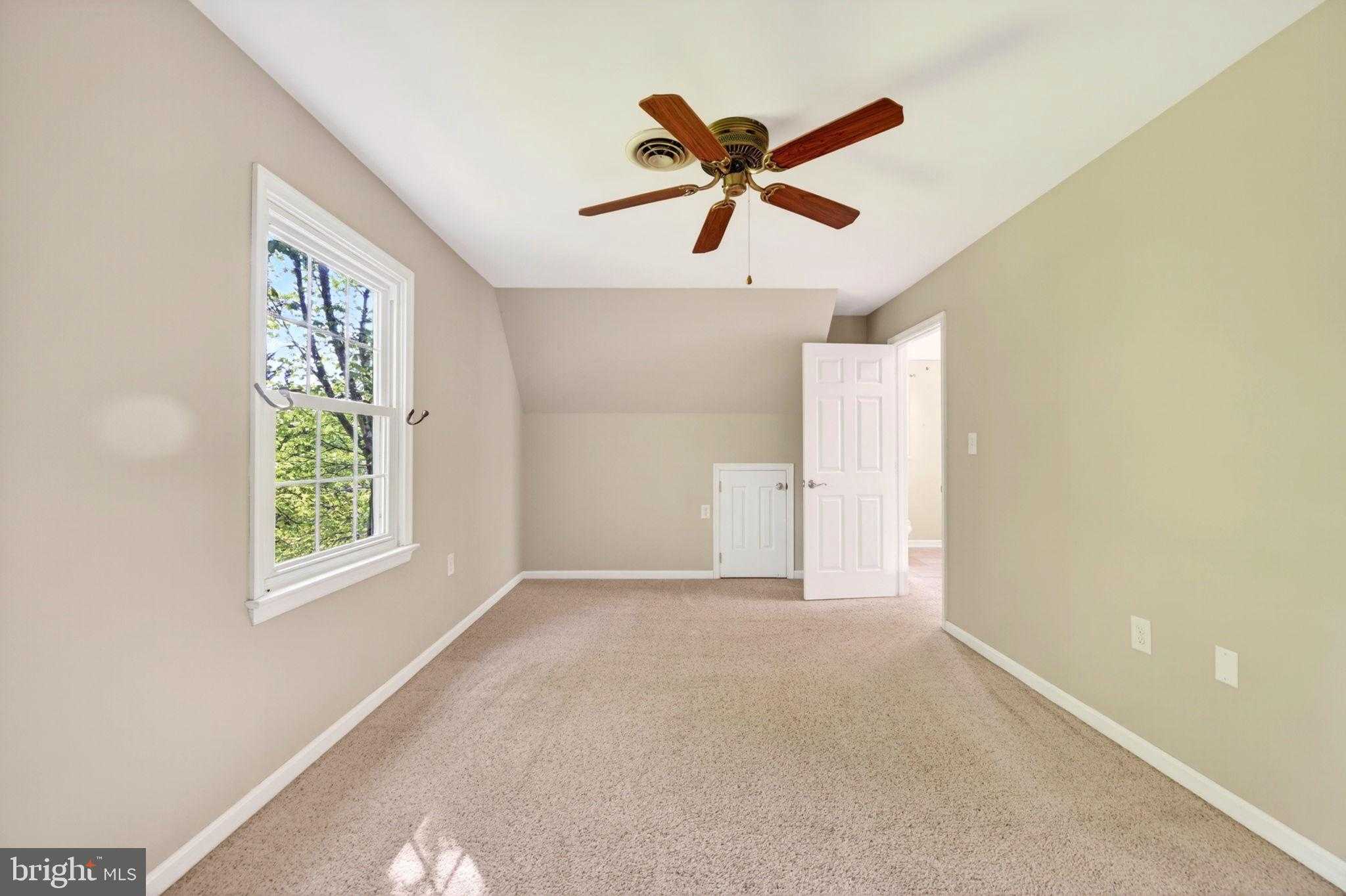 10743 Lake Edge CT photo 24