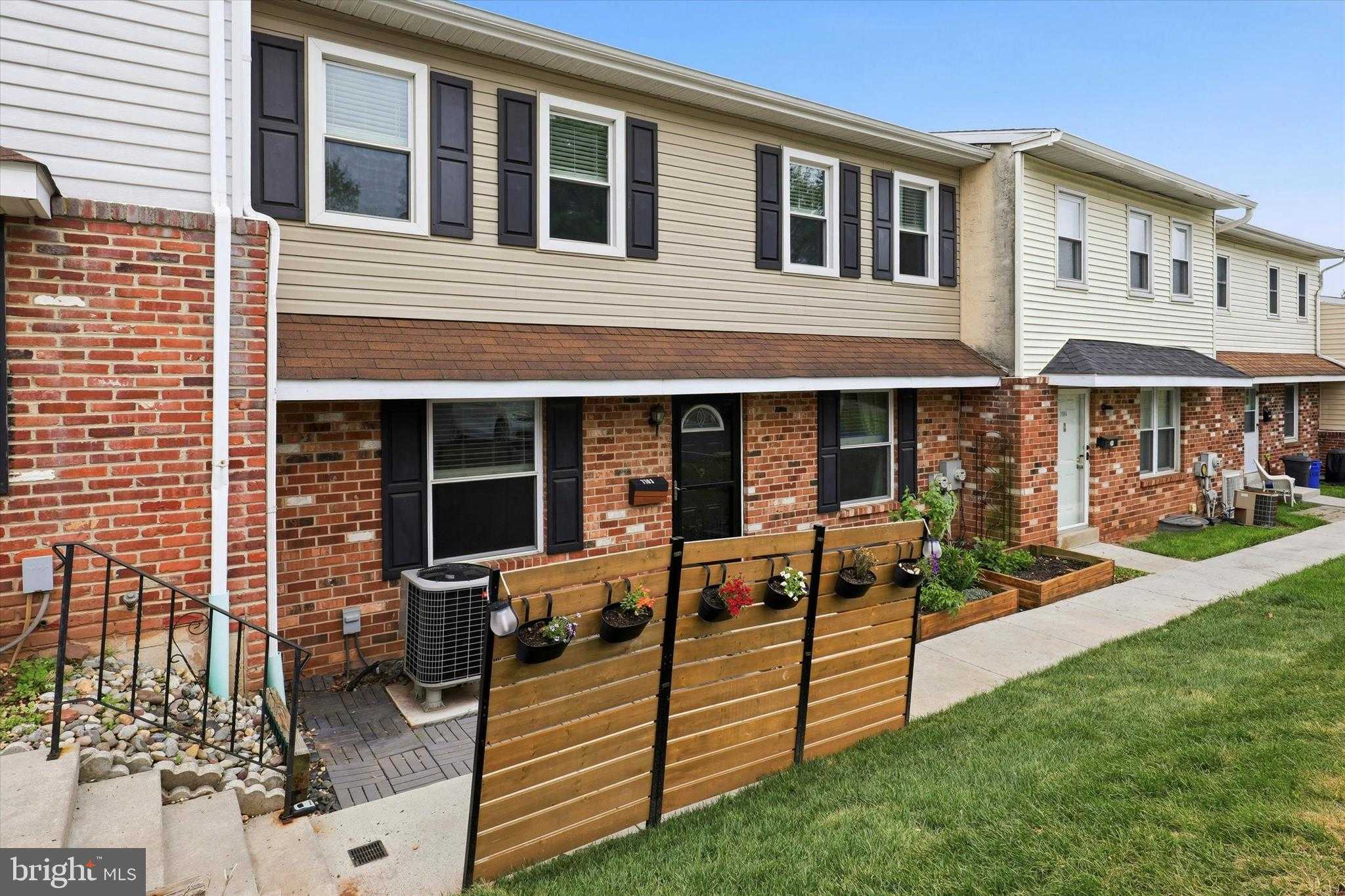 1103 Whitpain Hls photo 2