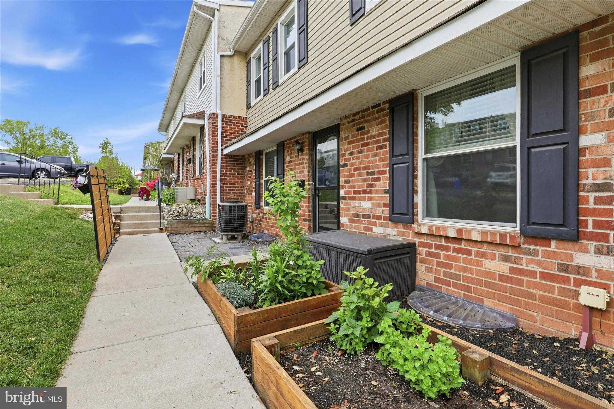 1103 Whitpain Hls photo 3