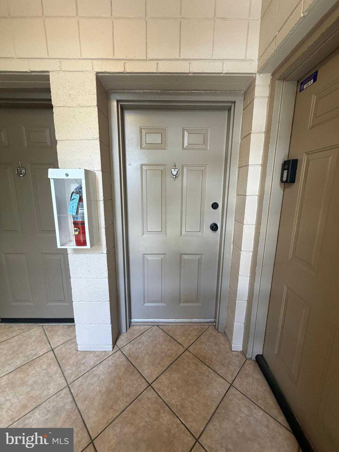 6310 Hil Mar Dr photo 18