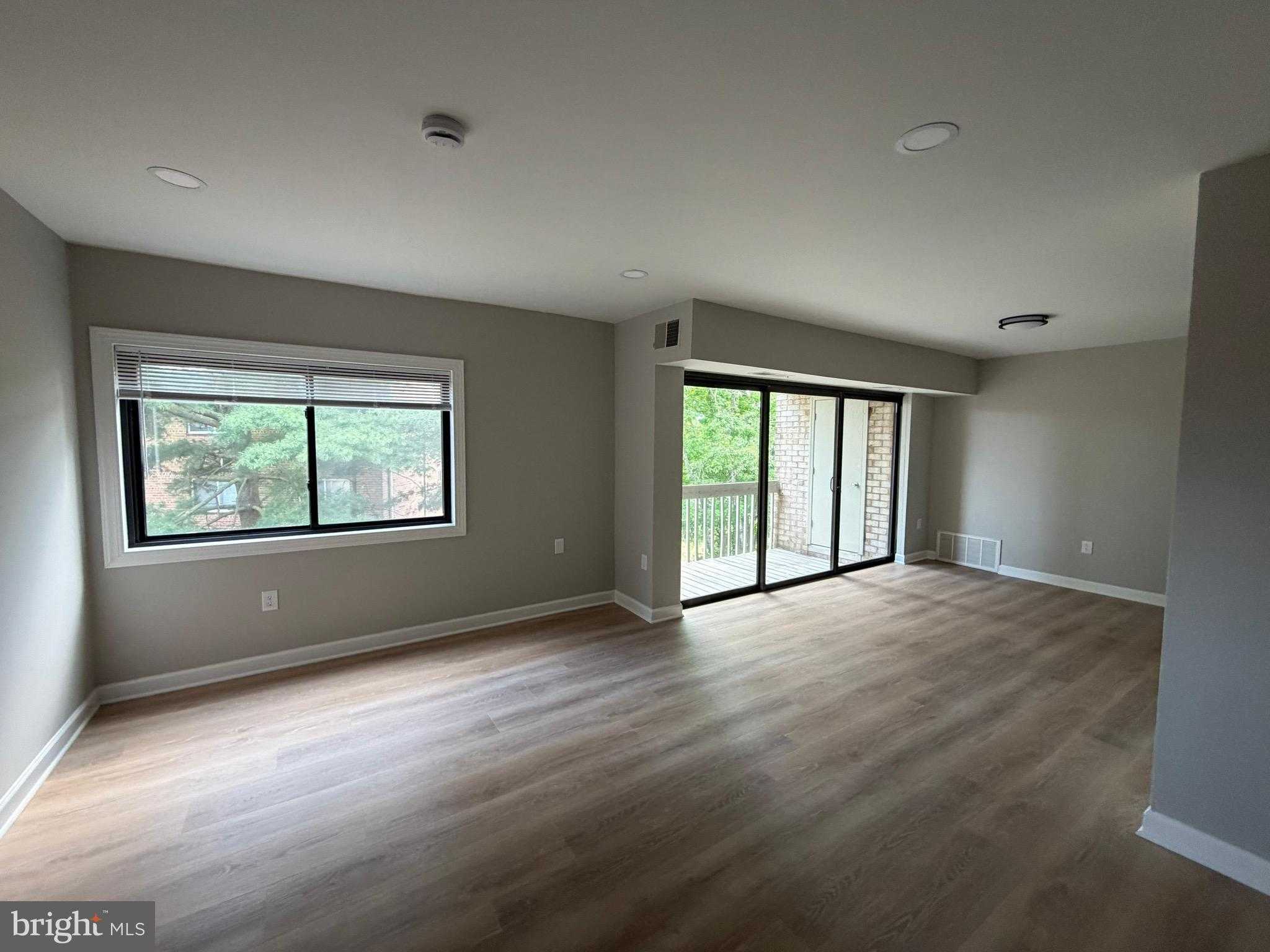 6310 Hil Mar Dr photo 3