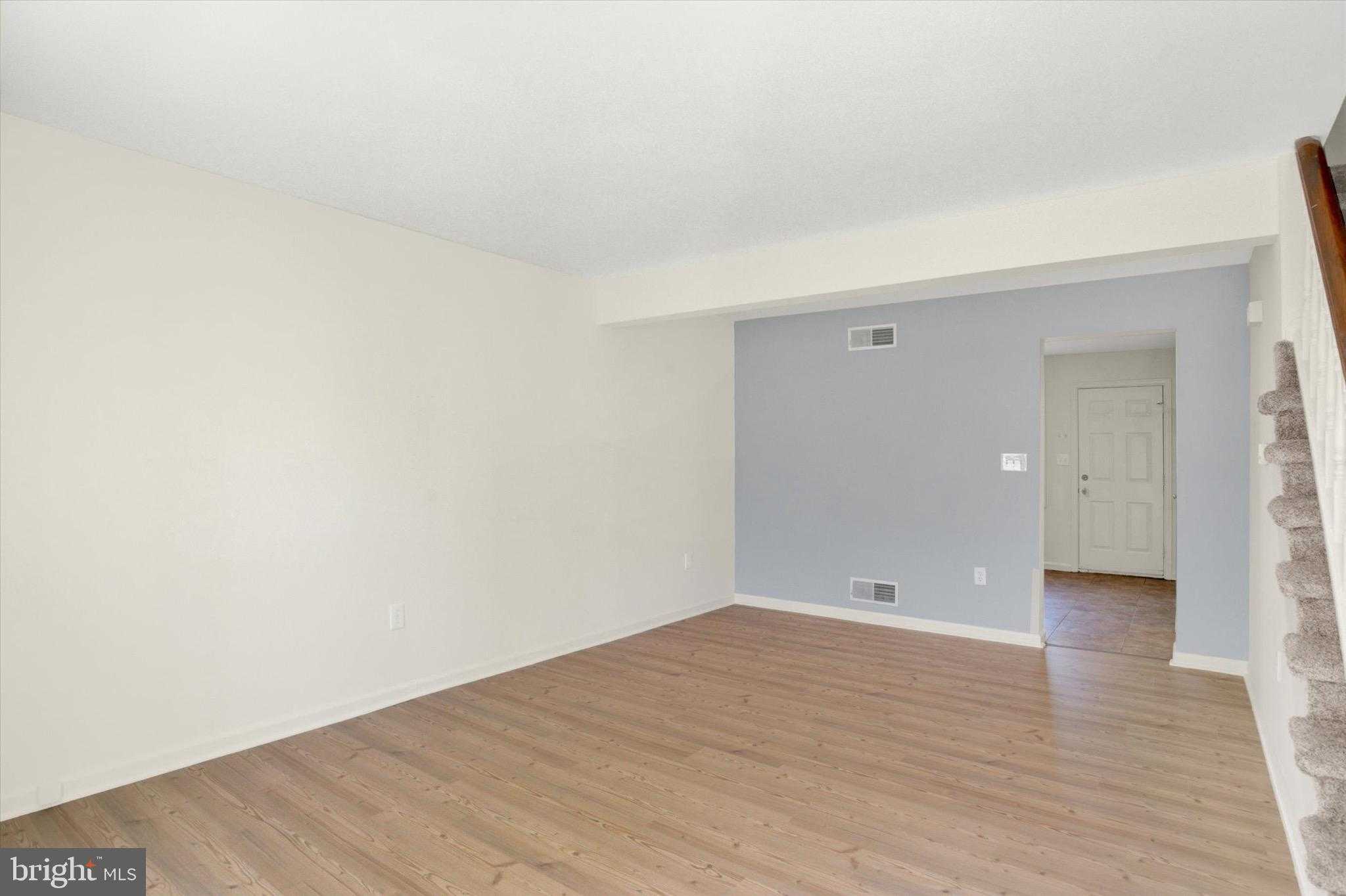 883 Old Silver Spring Rd photo 5