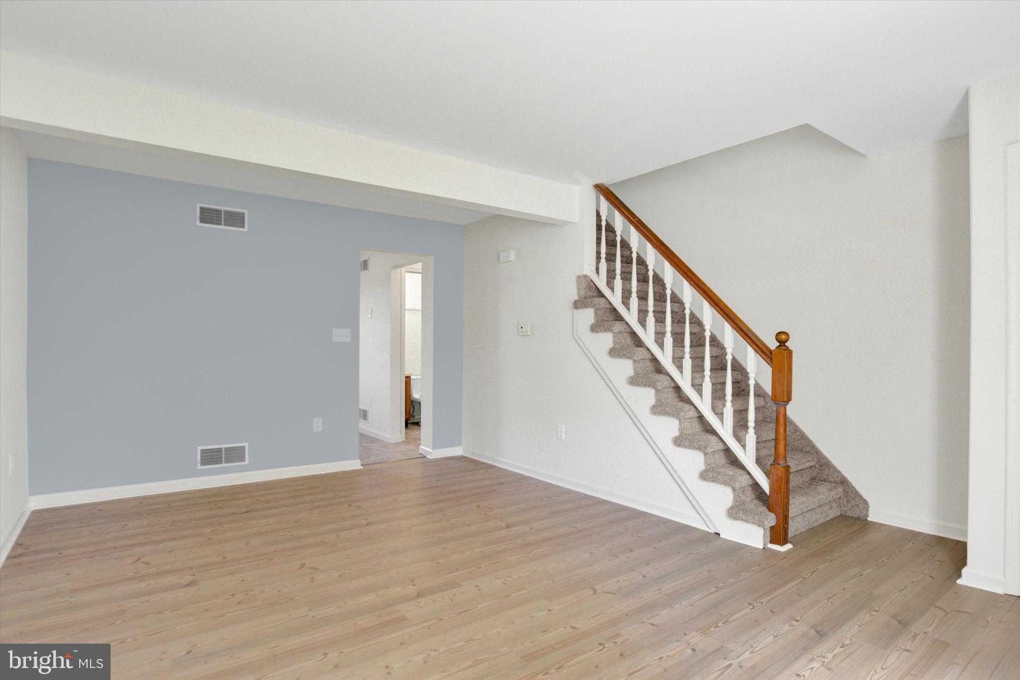 883 Old Silver Spring Rd photo 6