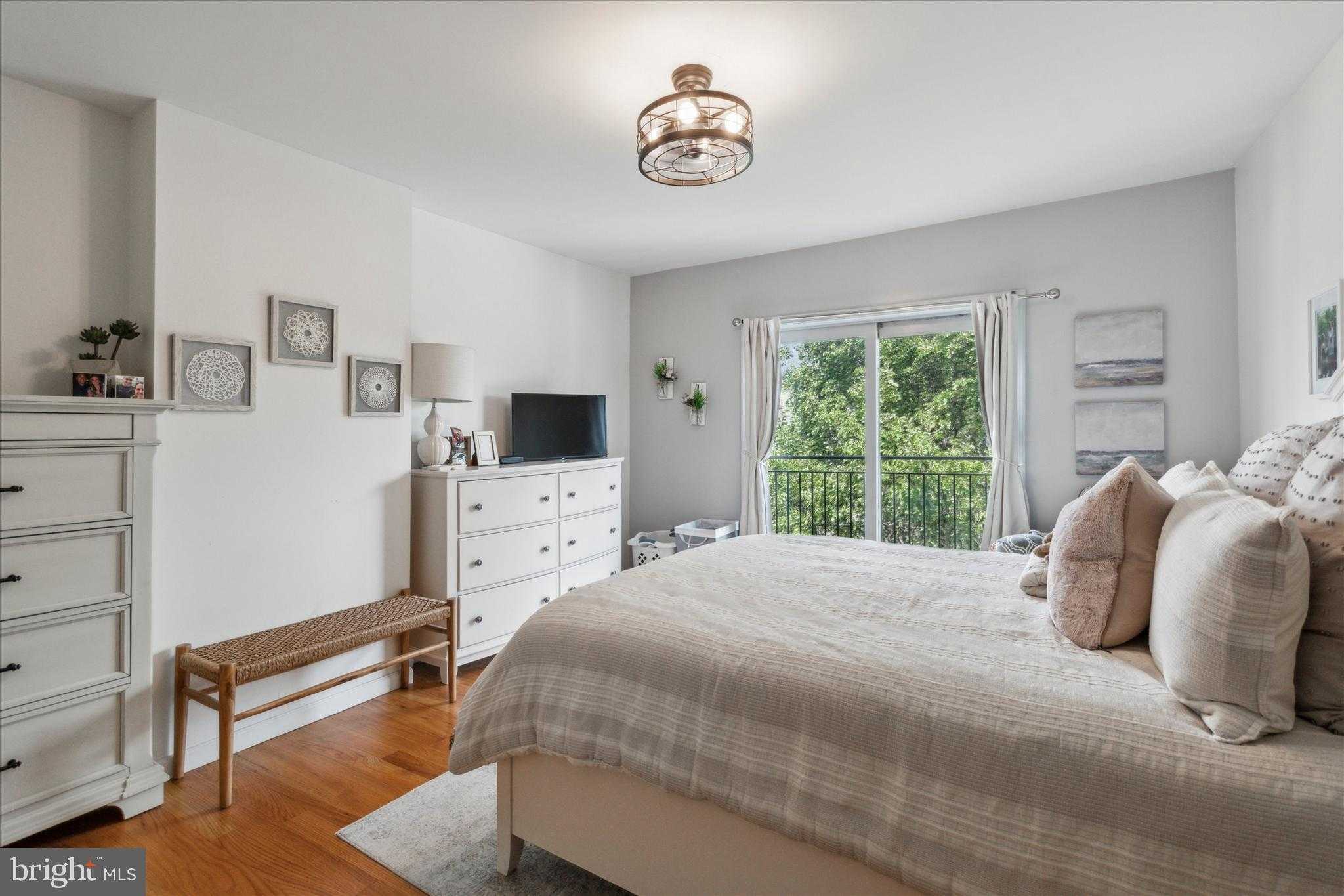 408 E Girard Ave photo 20