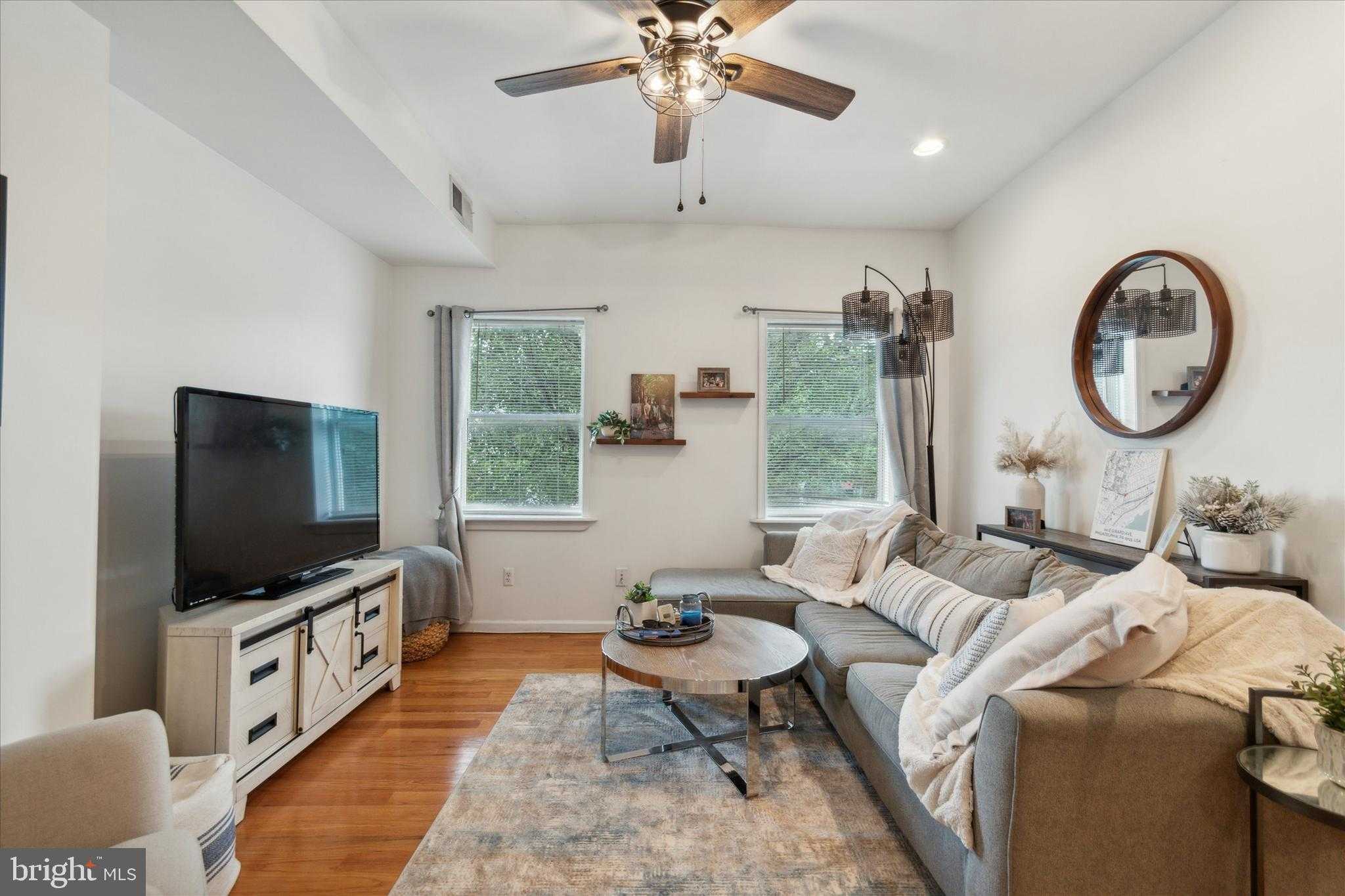 408 E Girard Ave photo 5