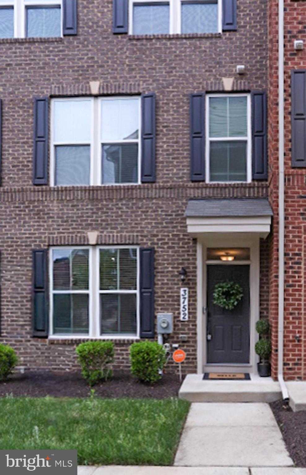 3752 Charterhouse Aly, Waldorf