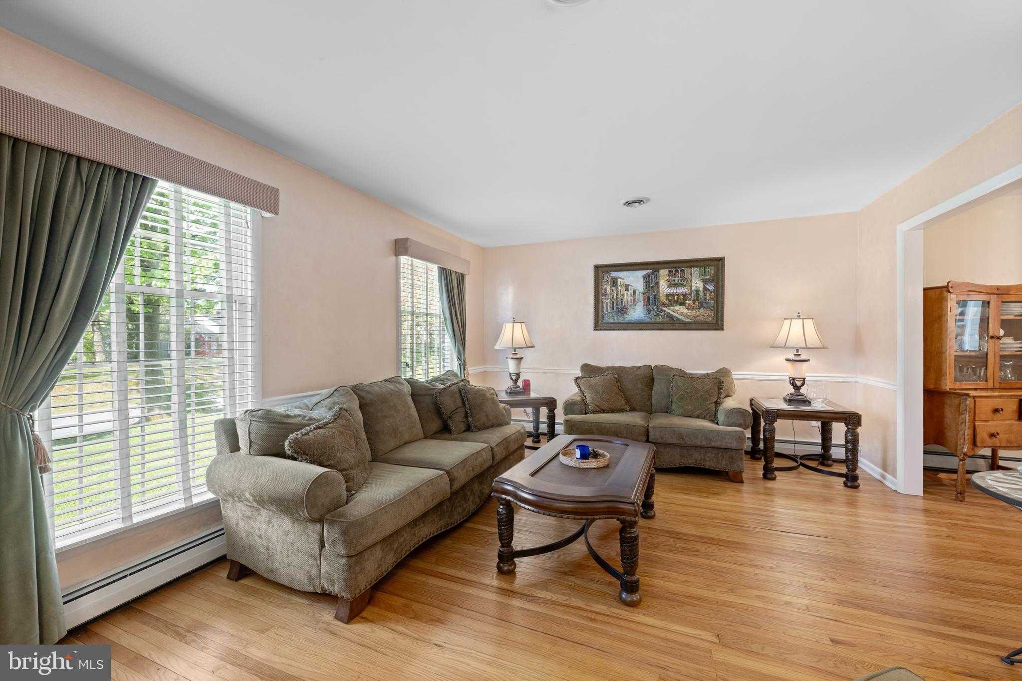 1431 Clover Ln photo 10