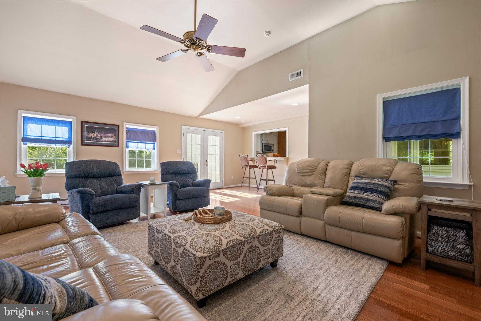 1431 Clover Ln photo 16