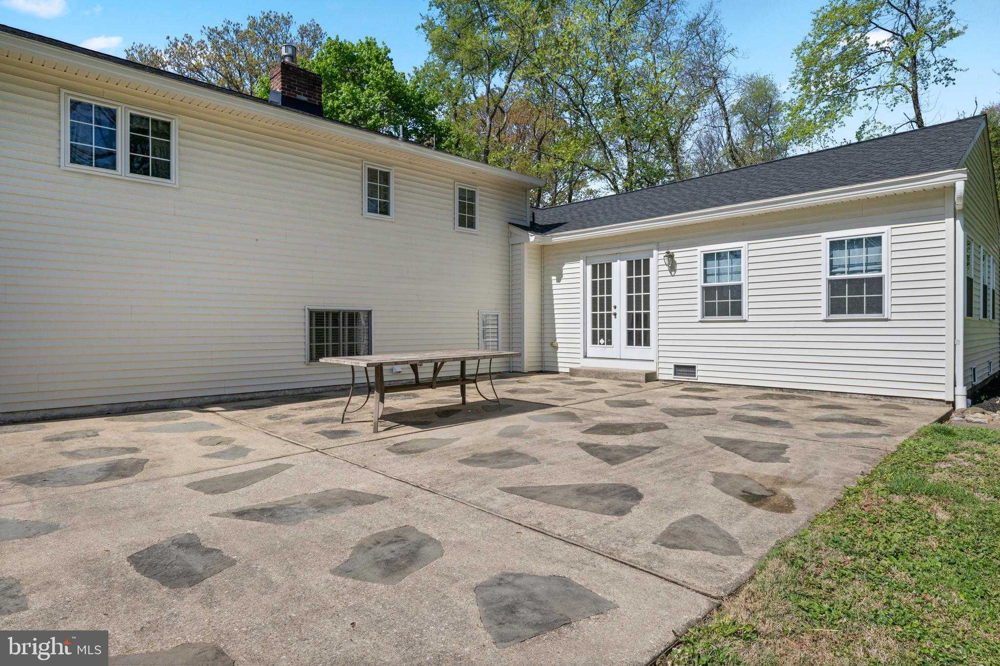 1431 Clover Ln photo 7