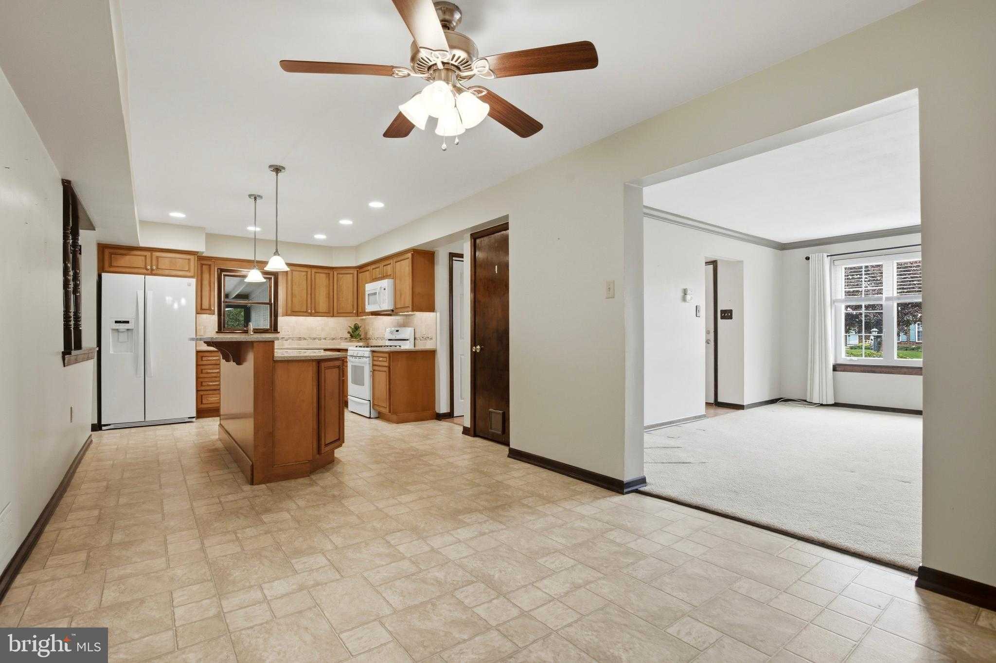 328 Courtland Ave photo 6