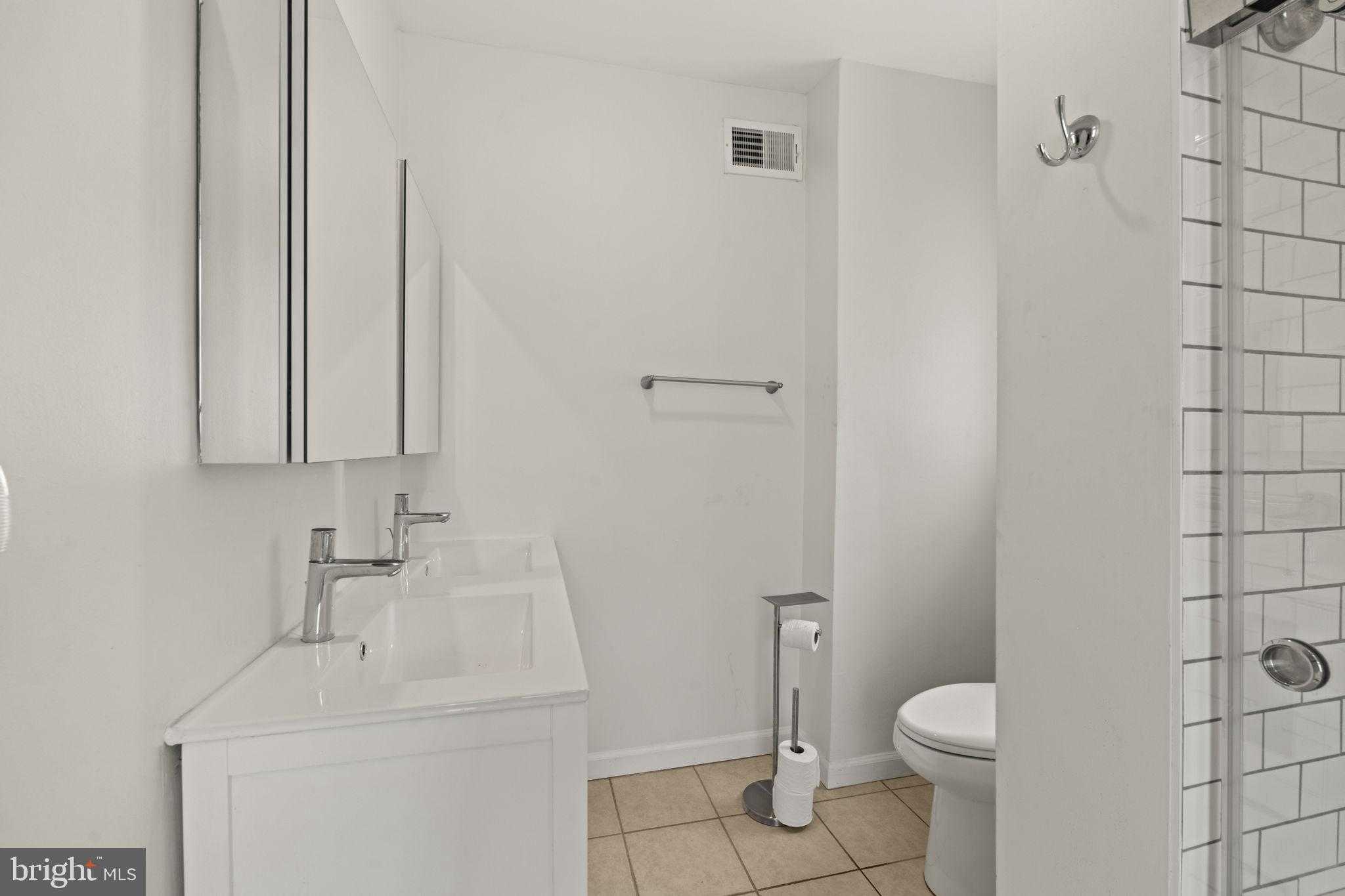 1913 Carpenter St photo 15