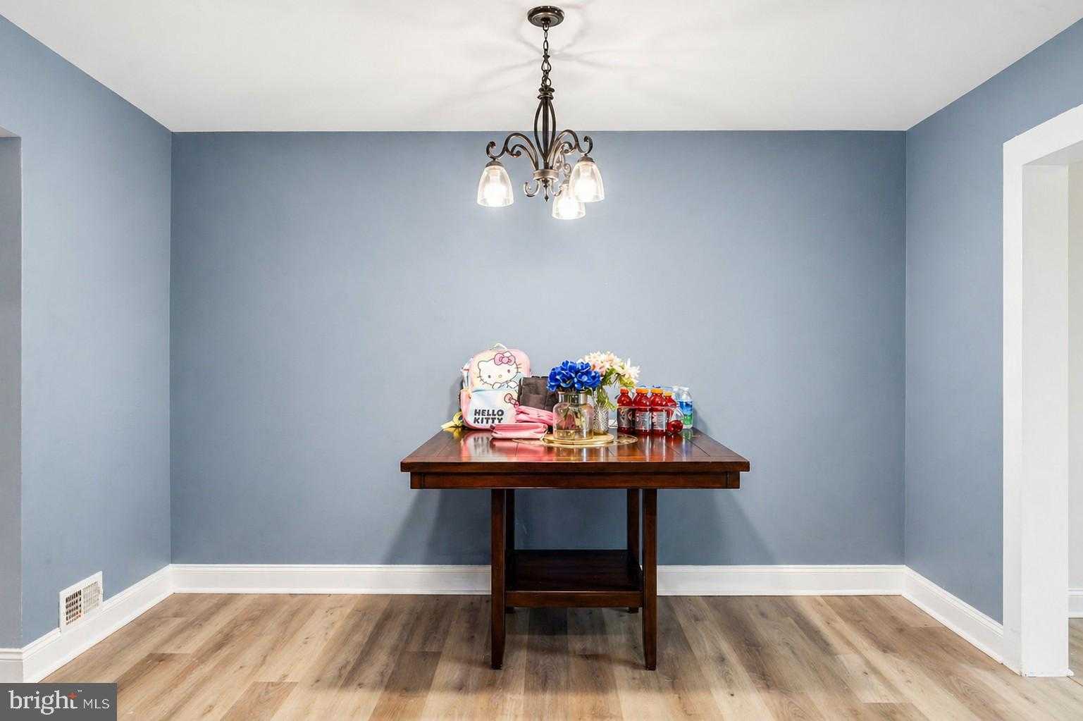 7487 Berkshire Rd photo 6