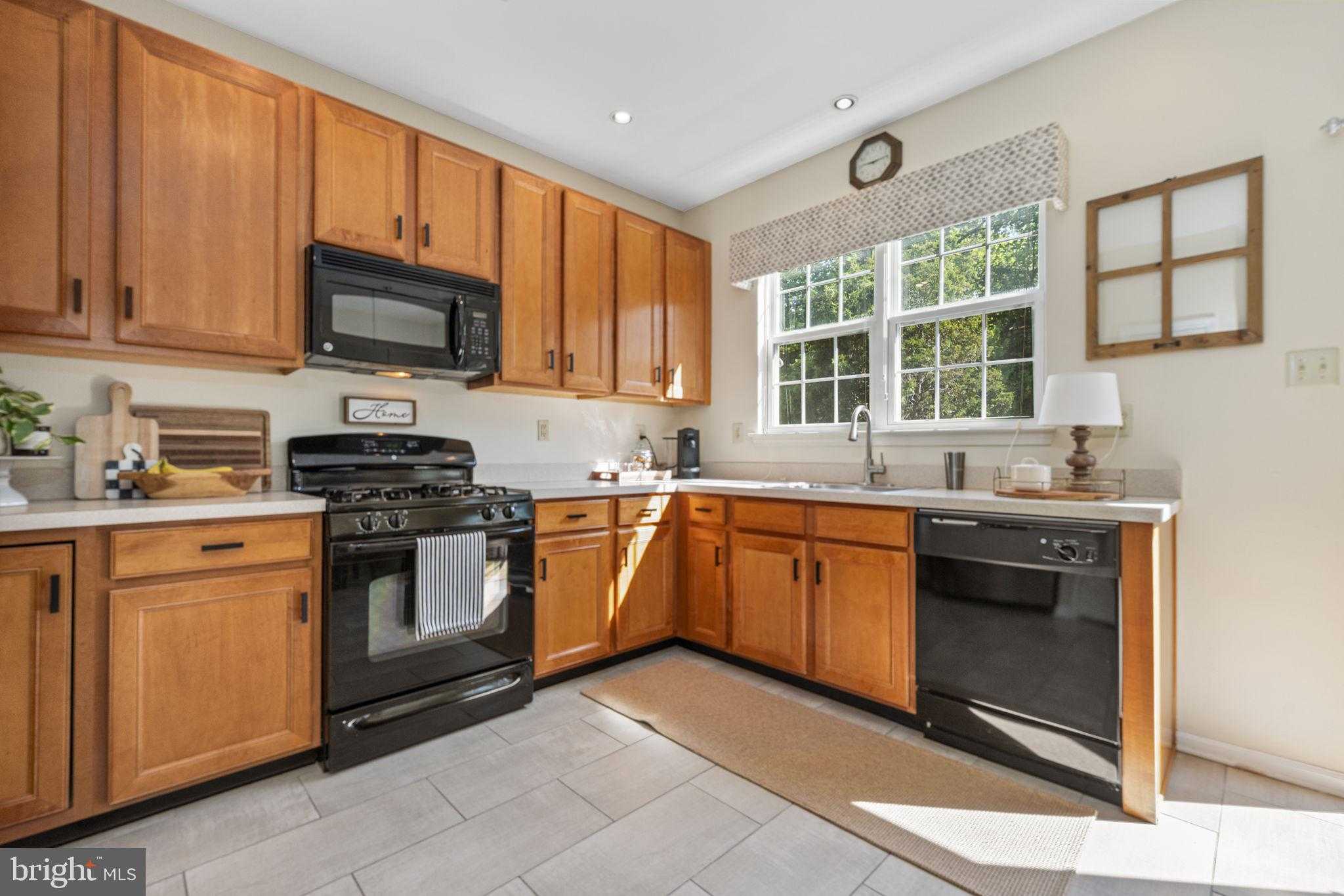 16 Cameron CT photo 11