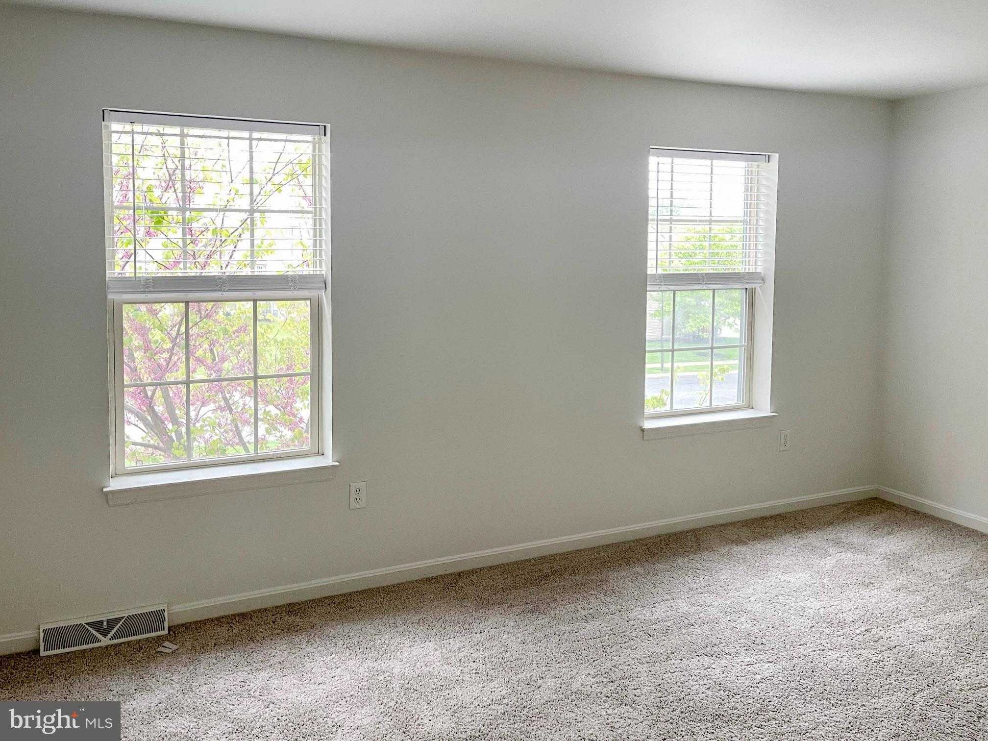 1889 Shady Oak Dr photo 11