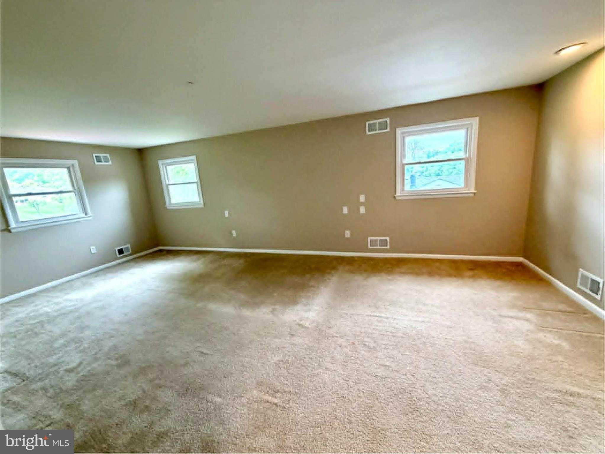 13608 Creekside Dr photo 17