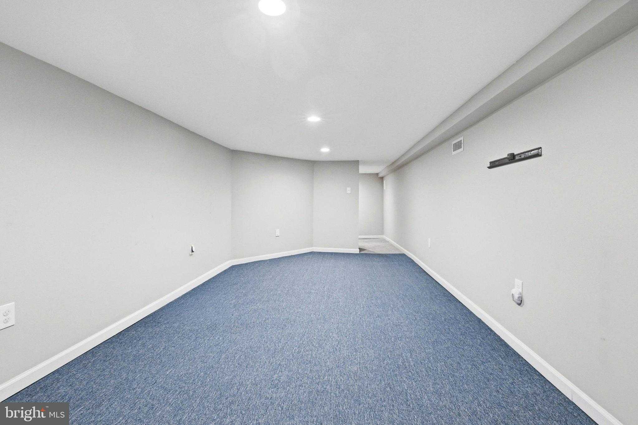 2013 E 31st St photo 22