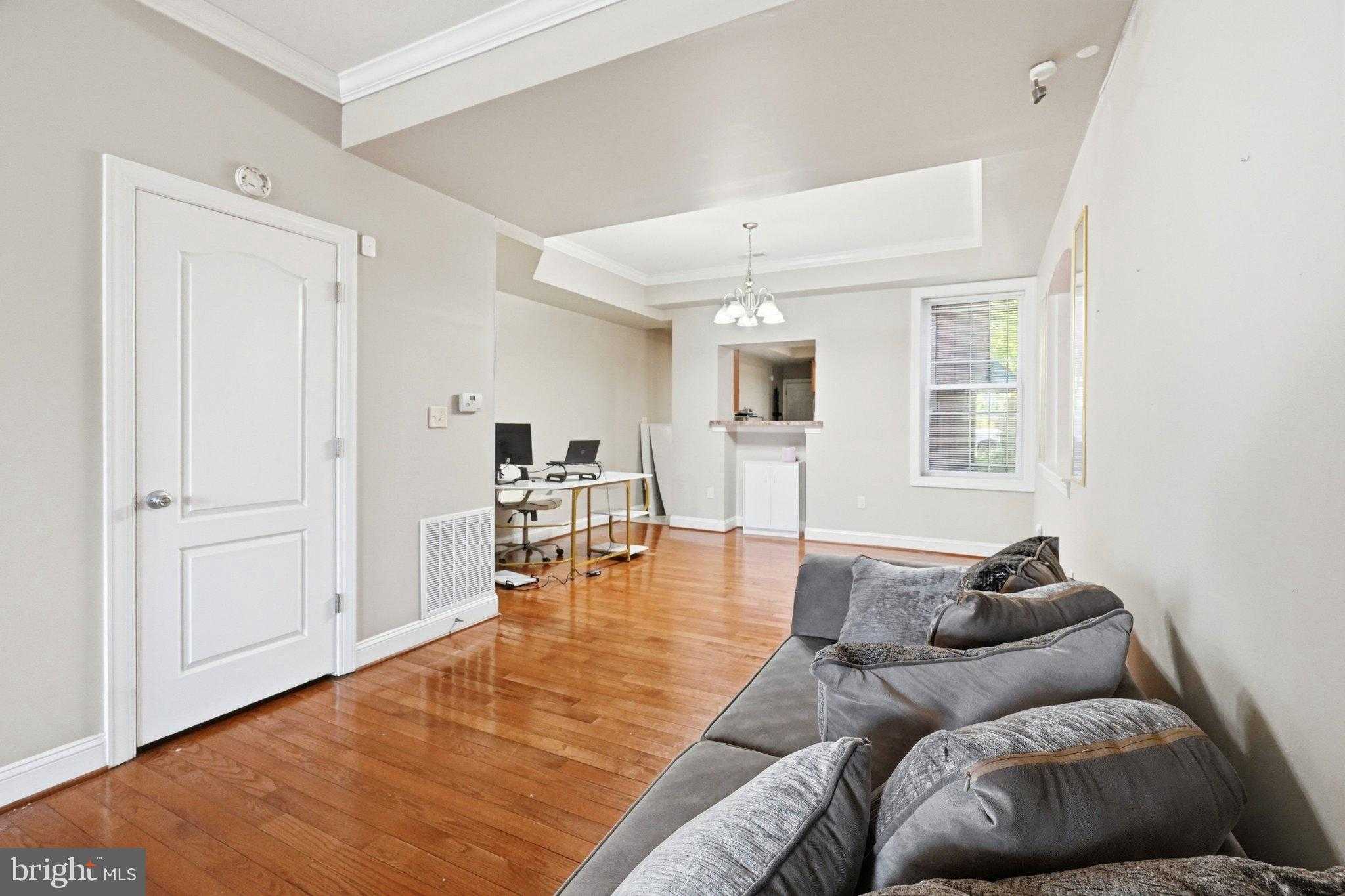 2013 E 31st St photo 3