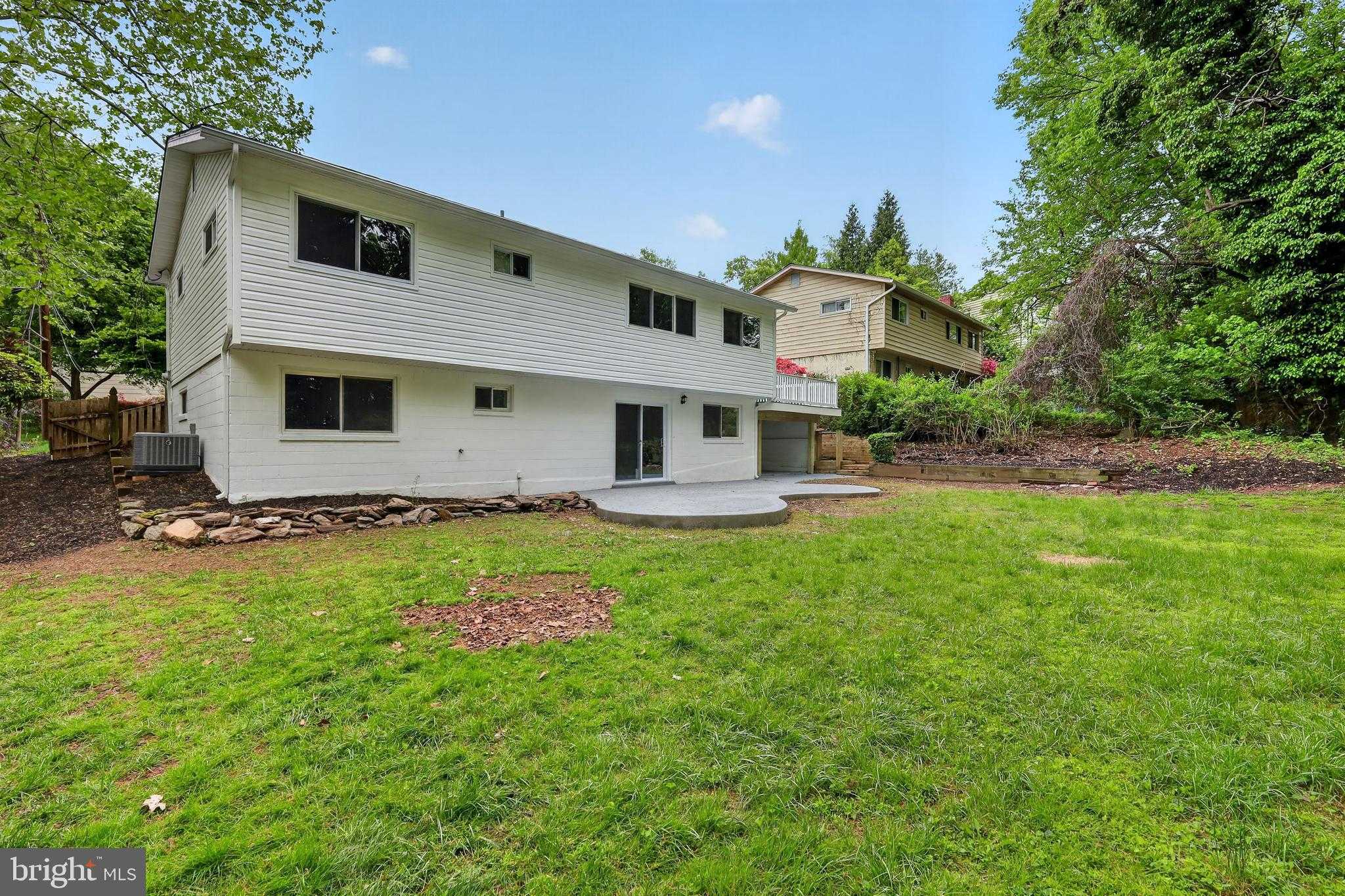 731 Owens St photo 40