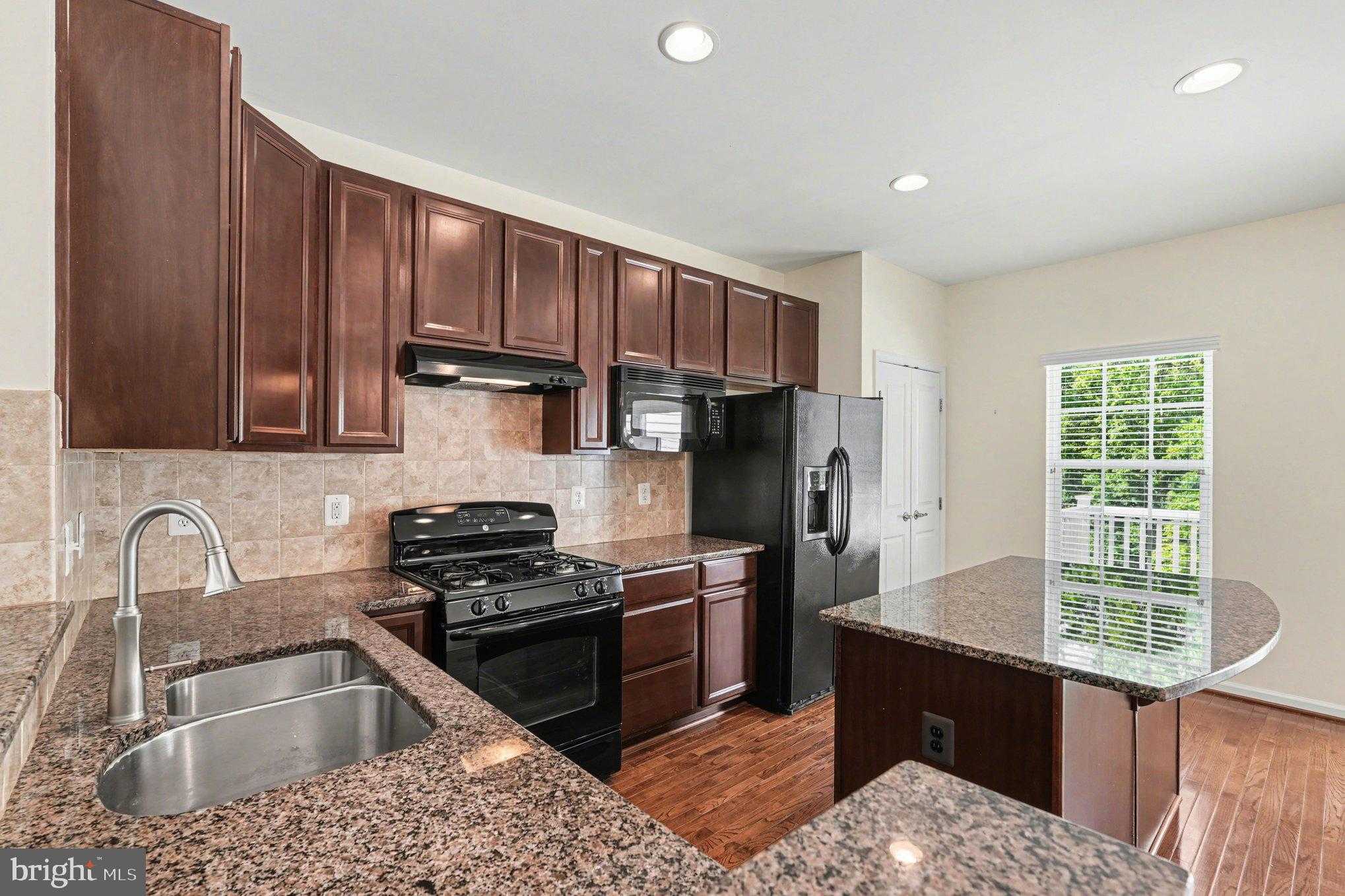 4604 Alliance Way photo 4