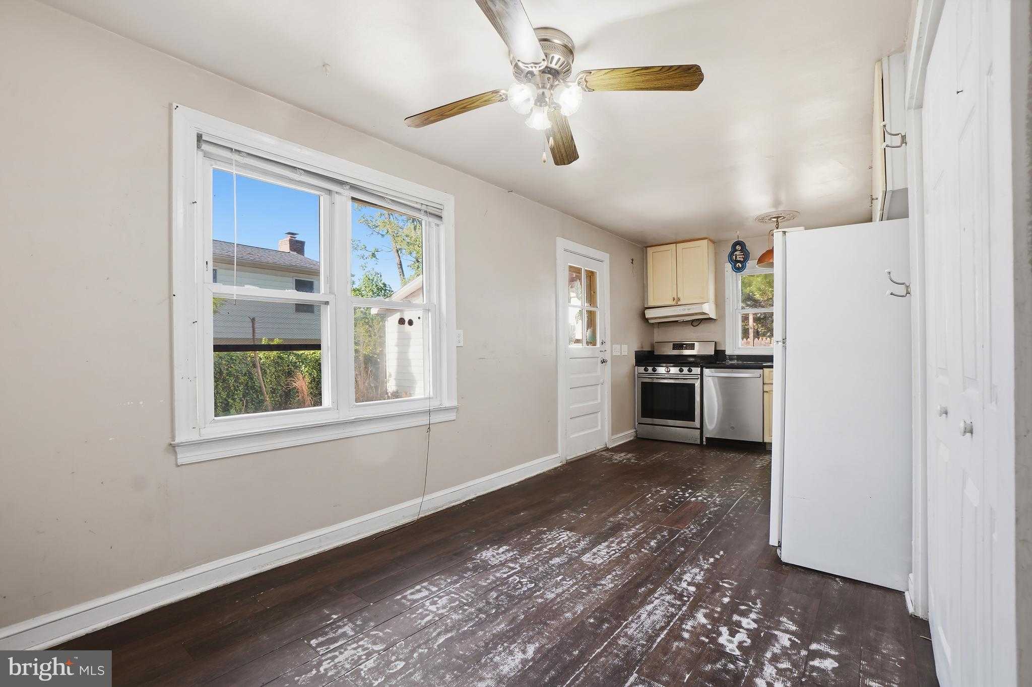 102 N Horners Ln photo 7