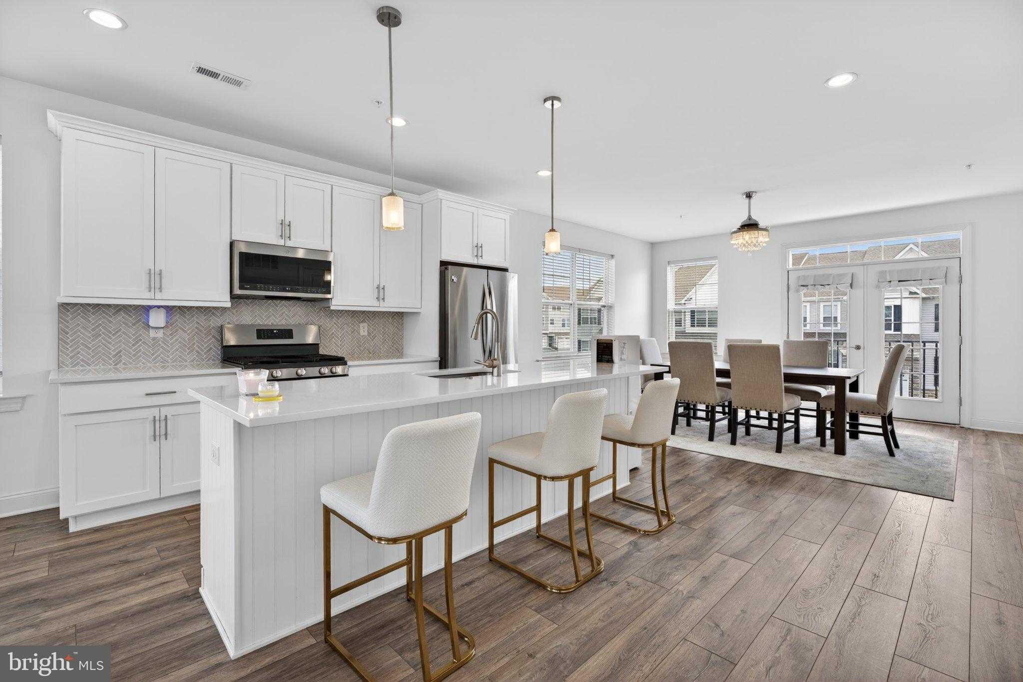 124 Everleigh Dr photo 2