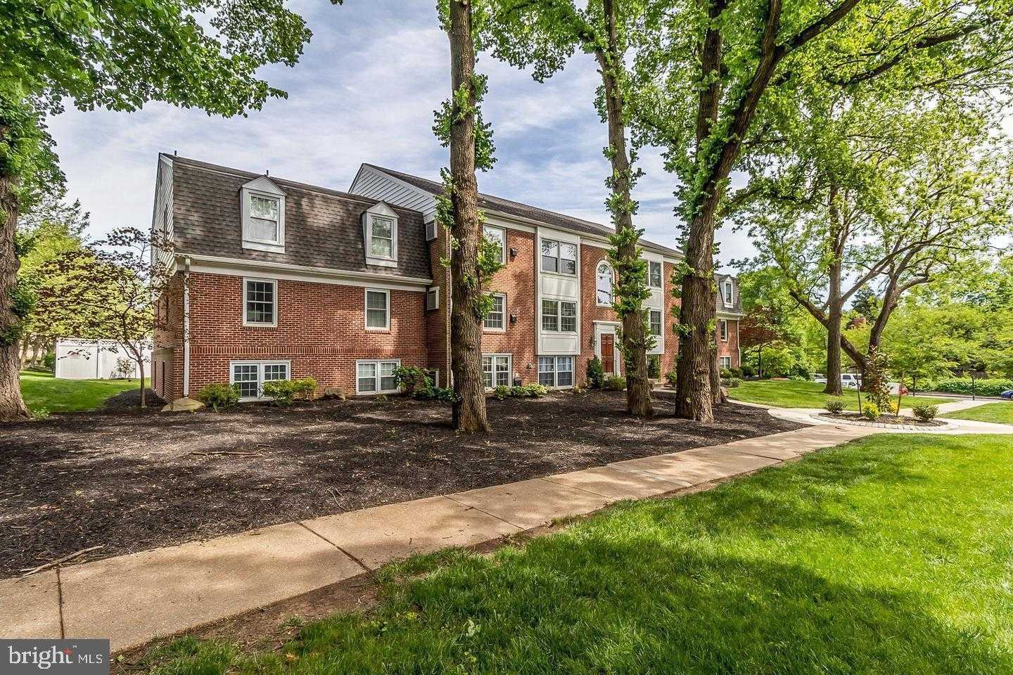 355 Homeland Southway Apt 2b photo 1