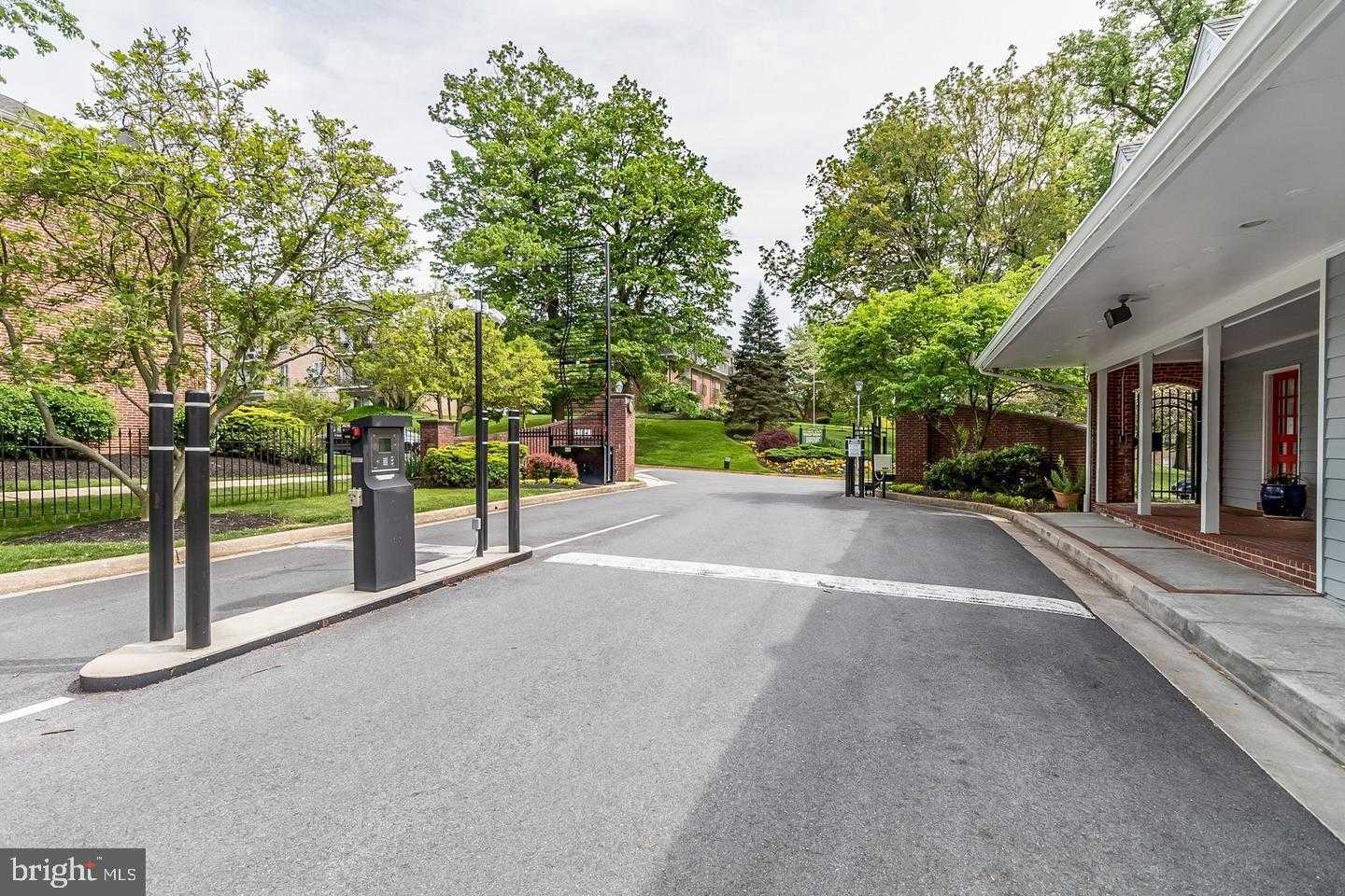 355 Homeland Southway Apt 2b photo 3