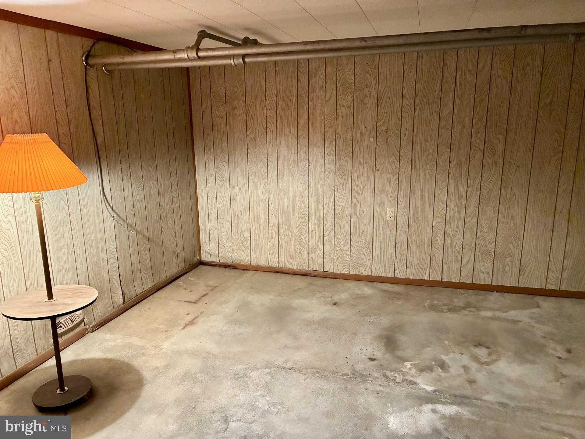 24 E High St photo 18