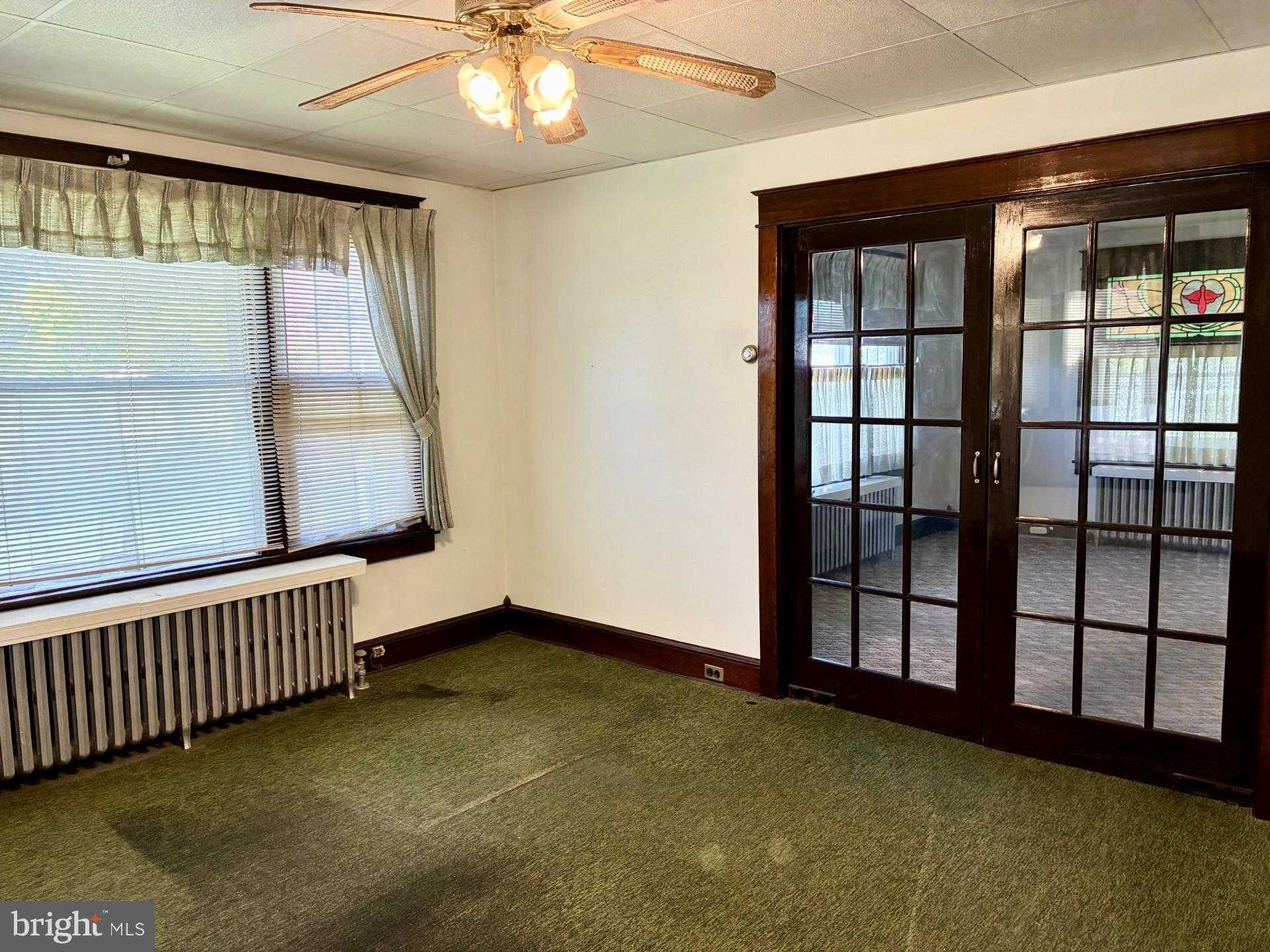 24 E High St photo 5