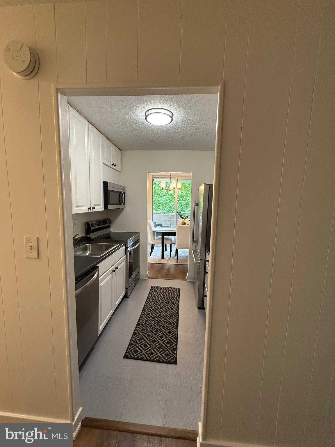 7501 Democracy Blvd Apt B315 photo 11