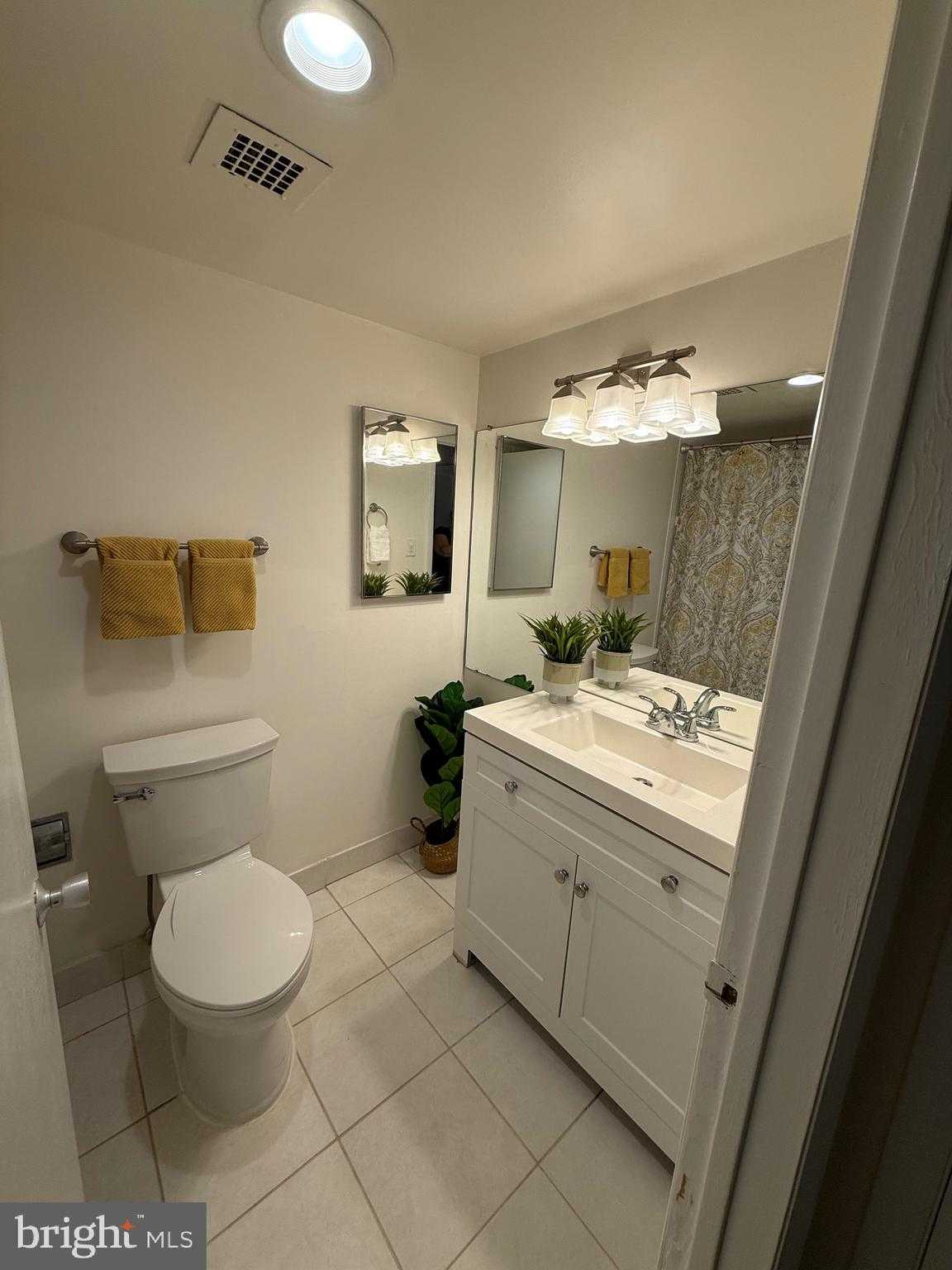 7501 Democracy Blvd Apt B315 photo 19