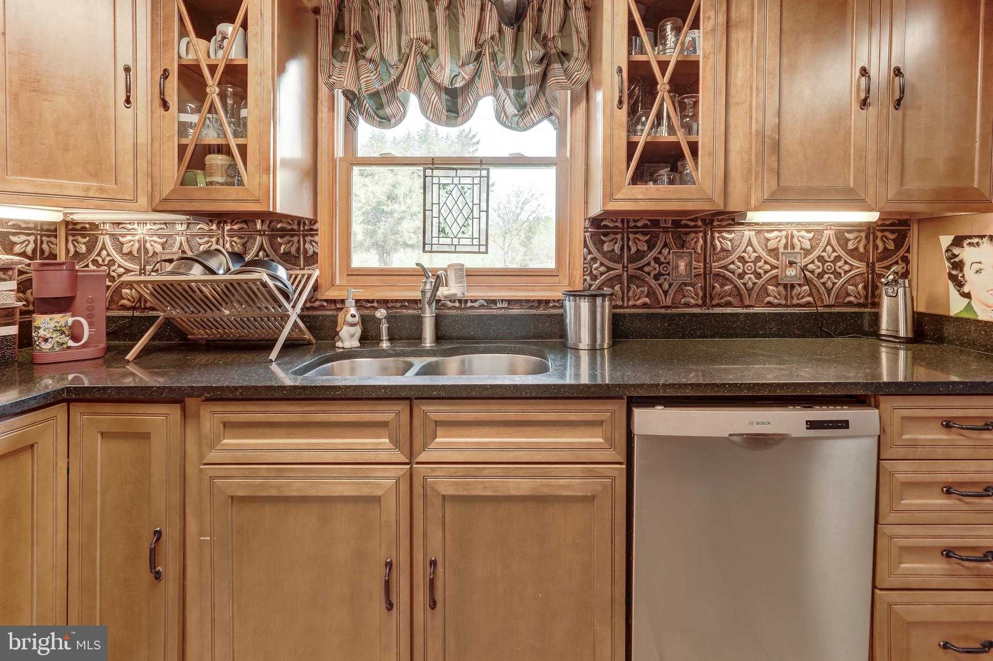 516 Apple Grove Rd photo 16