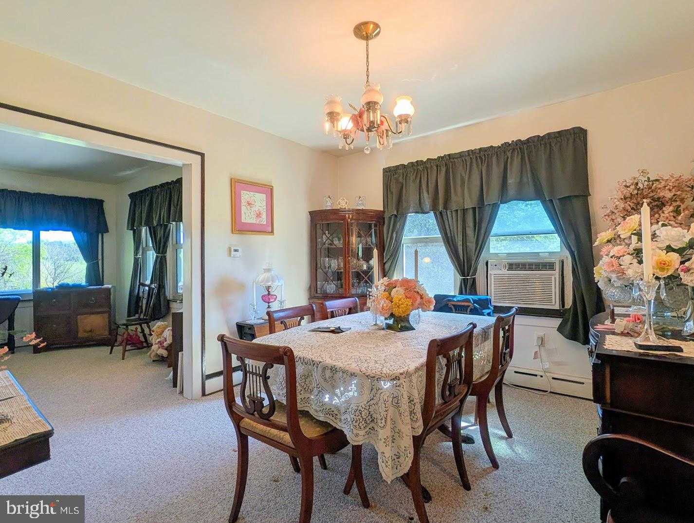 89 Williams St photo 32