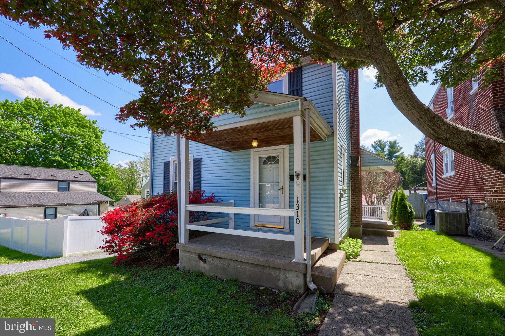 1310 Clark St photo 3