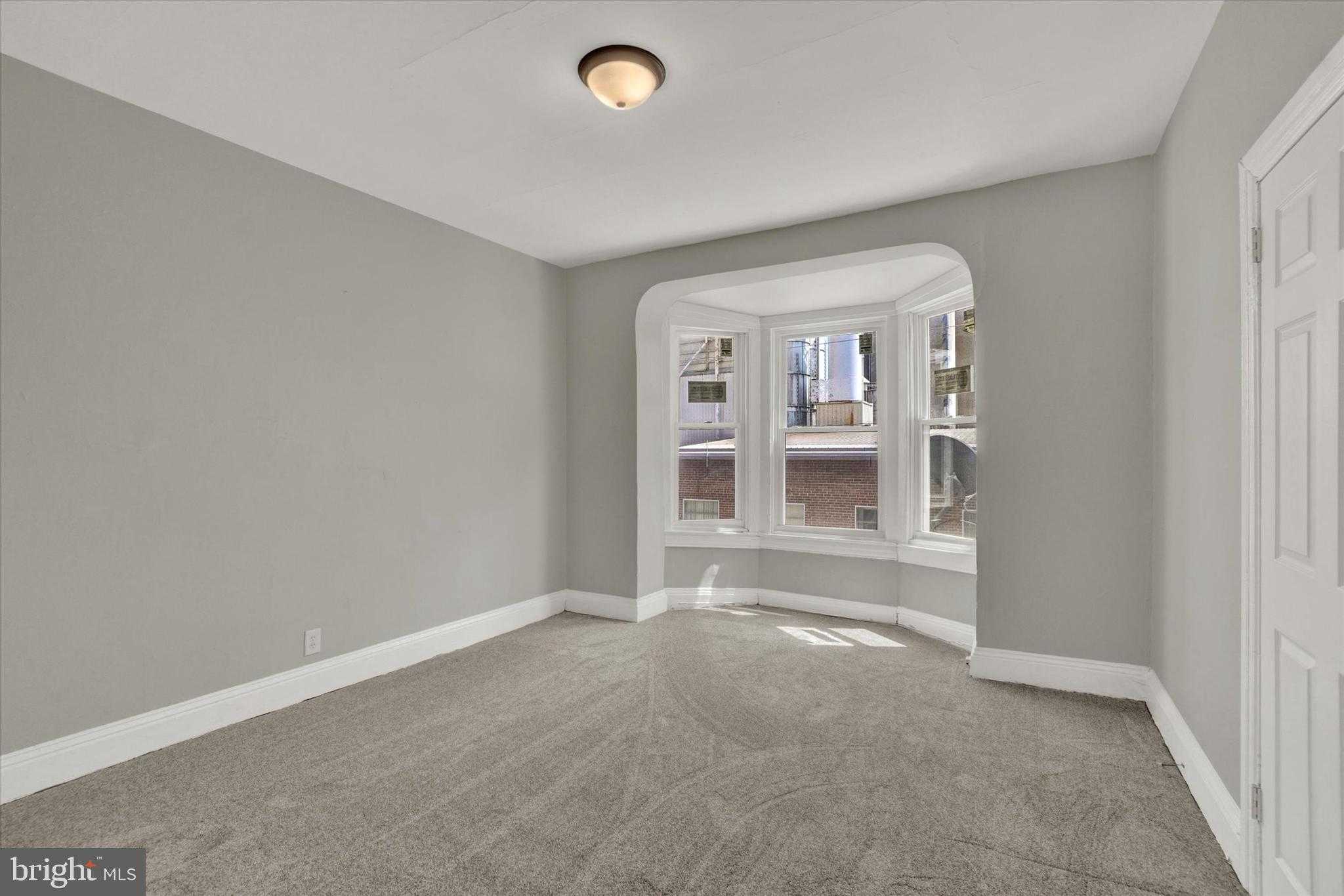 625 Lincoln Dr photo 13