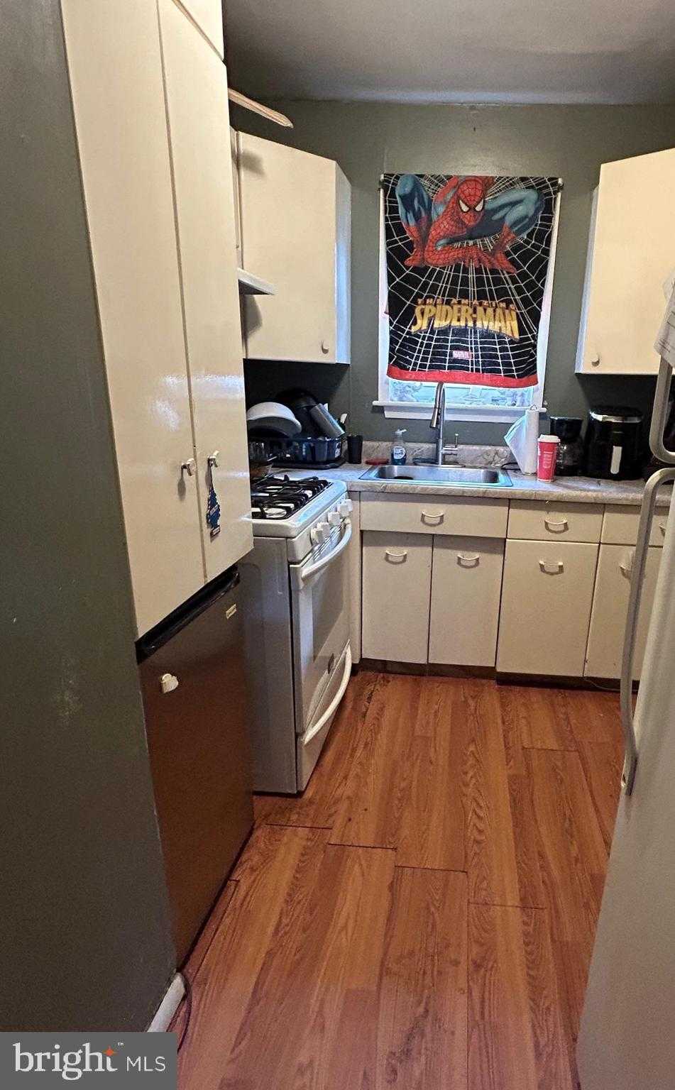 415 W Franklin St photo 6