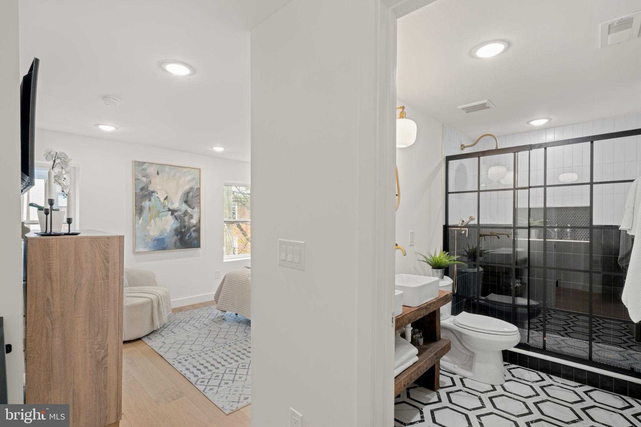 1530 N Lawrence St photo 25