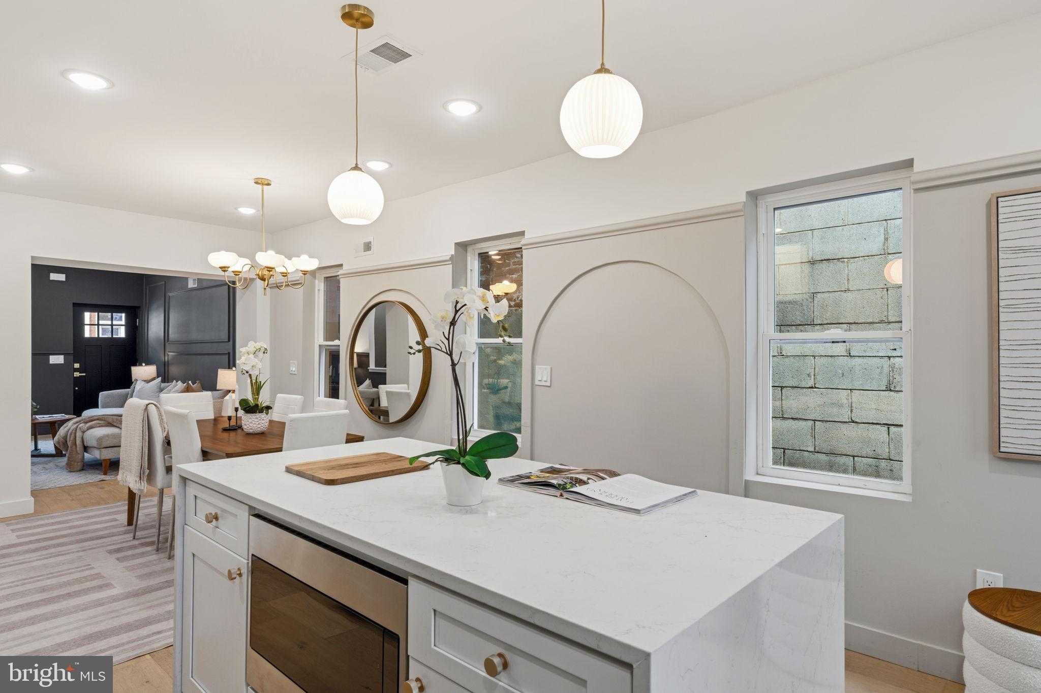 1530 N Lawrence St photo 3